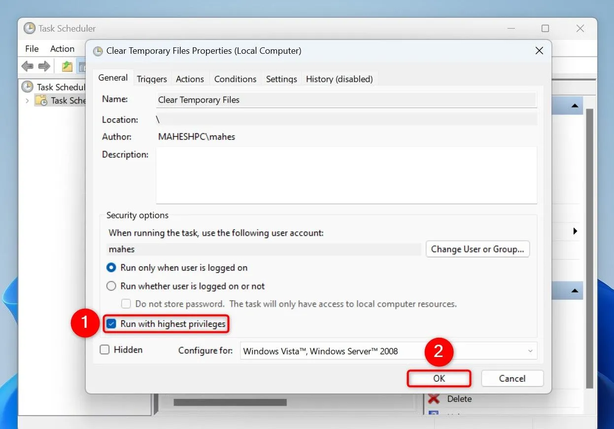 Cửa sổ thuộc tính nhiệm vụ trong Task Scheduler, hiển thị tùy chọn &quot;Run with highest privileges&quot; được bật.