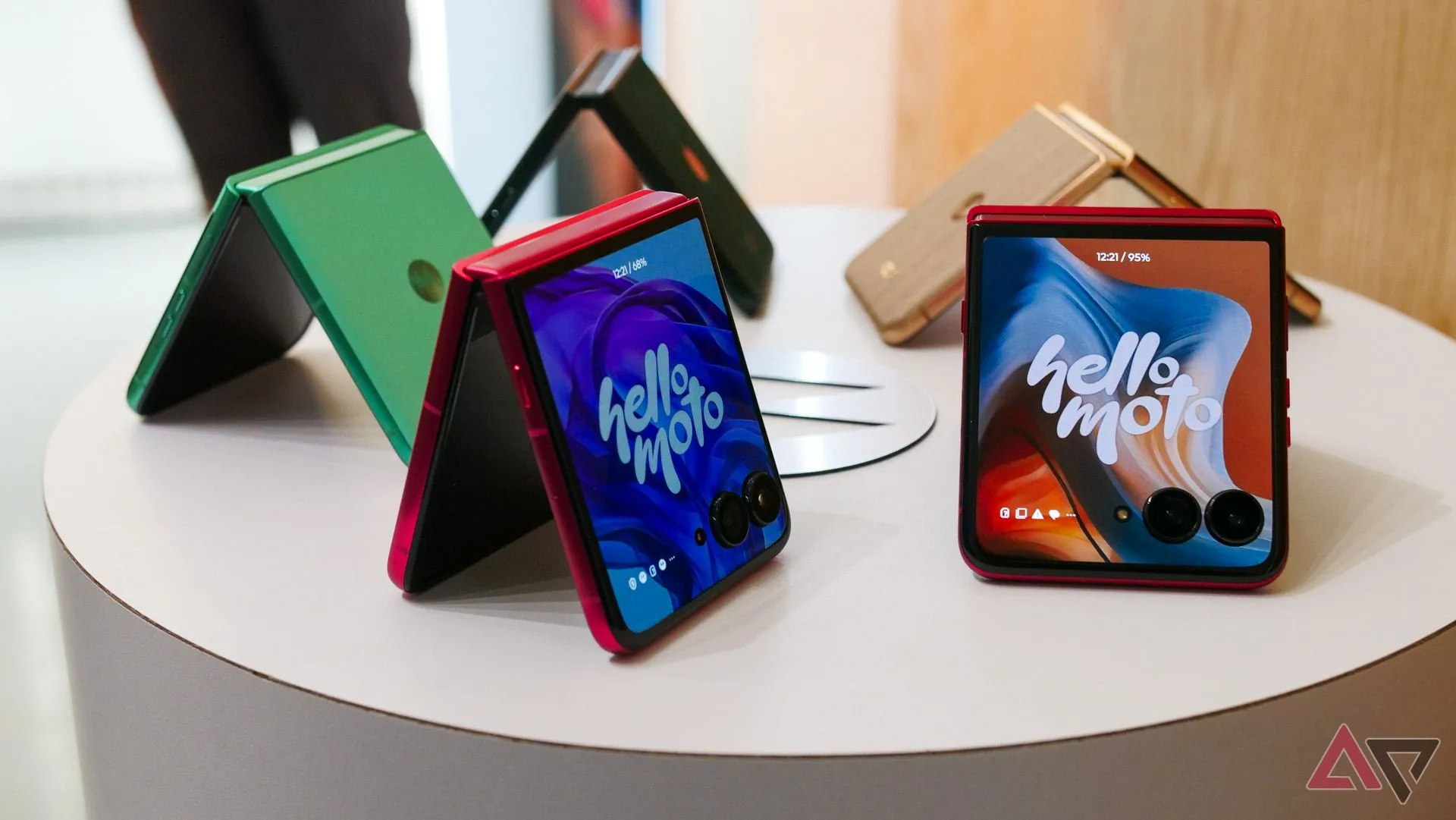 Dòng sản phẩm Motorola Razr 2025, nổi bật với phiên bản Razr Ultra