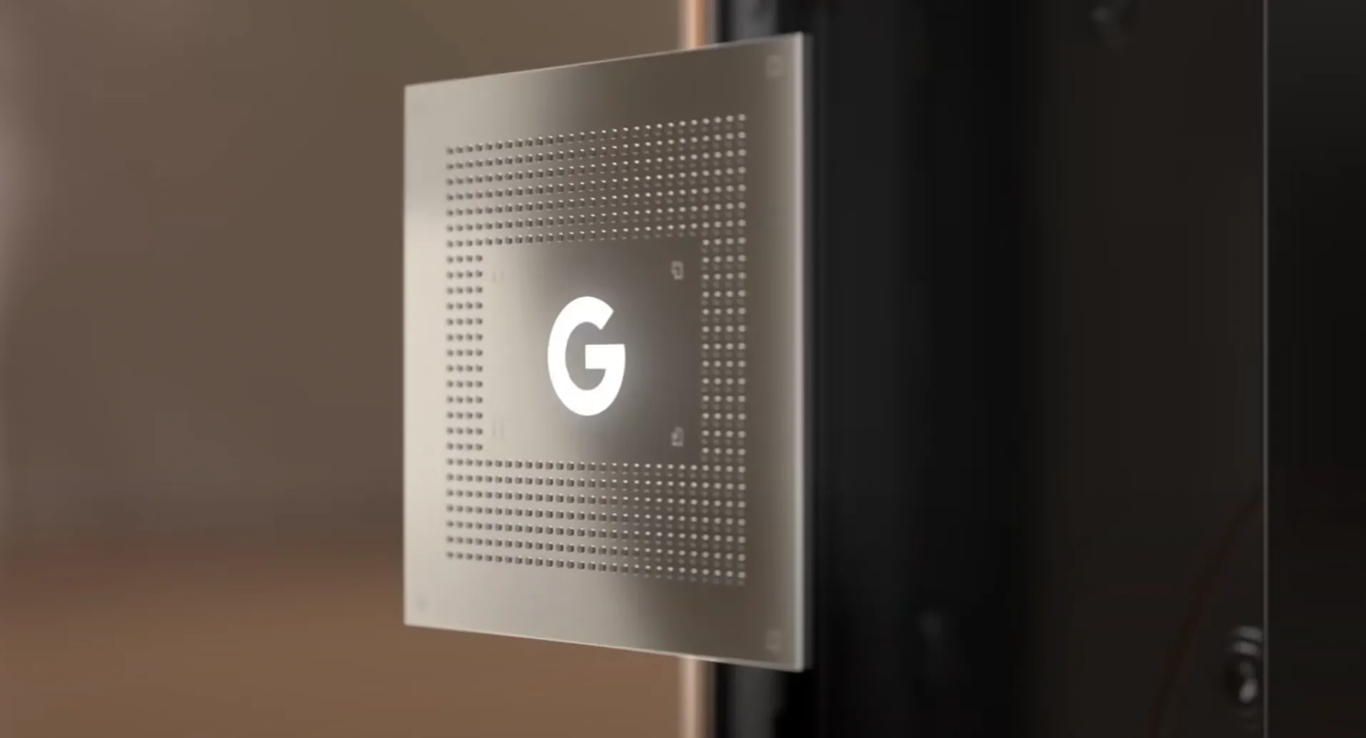 Hình ảnh minh họa chip xử lý Google Tensor với logo chữ G, biểu tượng sức mạnh nội tại.