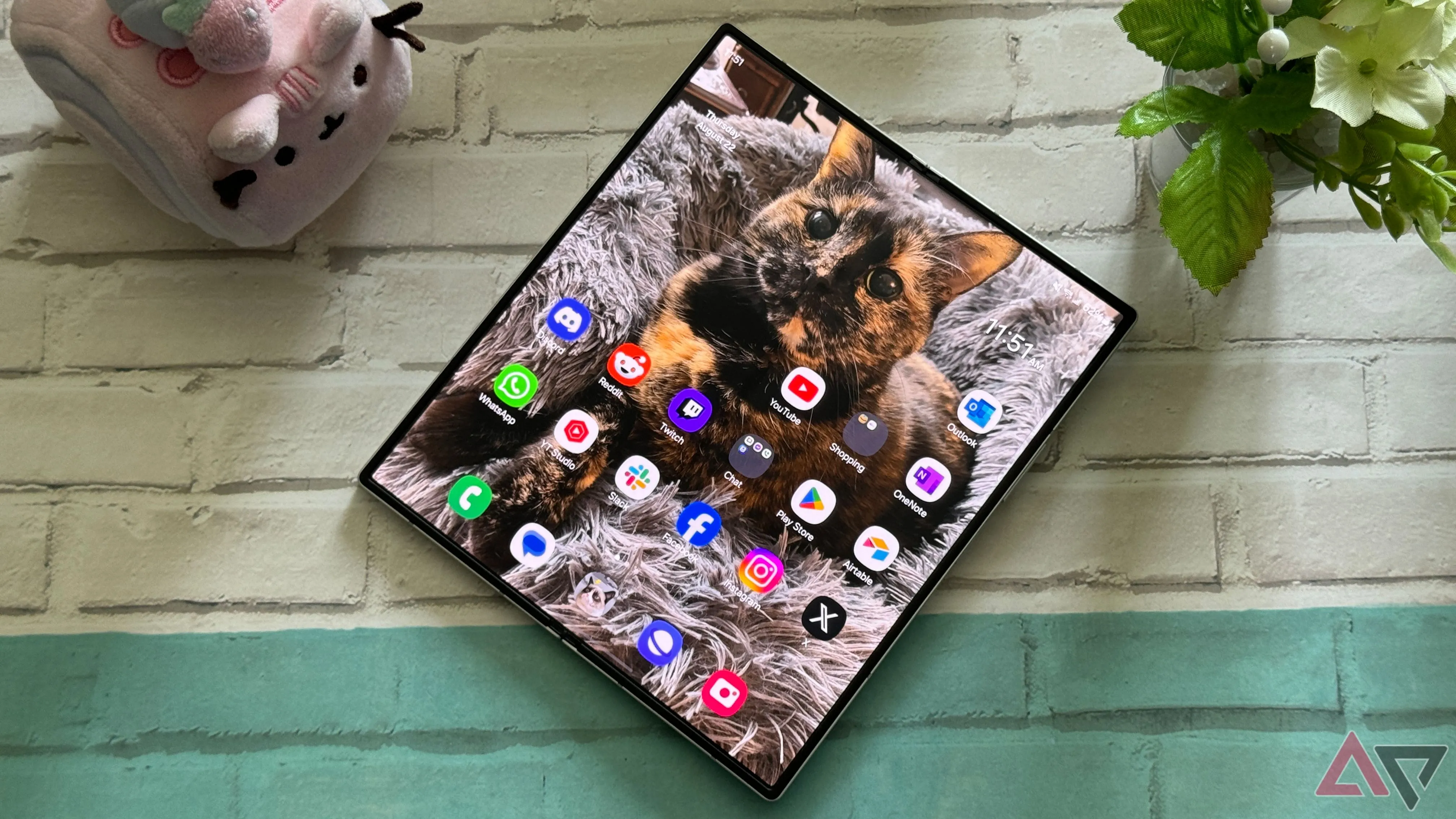 Màn hình gập bên trong của Samsung Galaxy Z Fold 6, thế hệ tiền nhiệm của Galaxy Z Fold 7