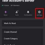 Minh họa vị trí nút Cài đặt (Settings) trong ứng dụng Discord trên điện thoại