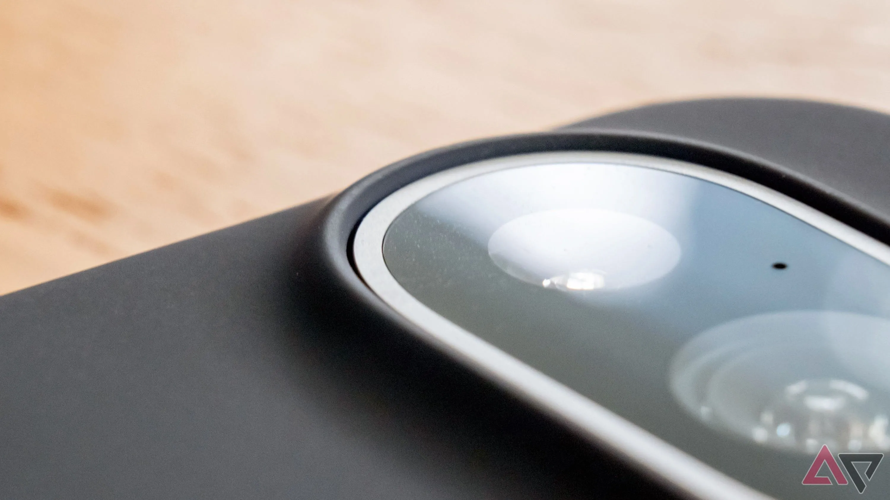 Thiết kế thanh camera đặc trưng trên Google Pixel 9