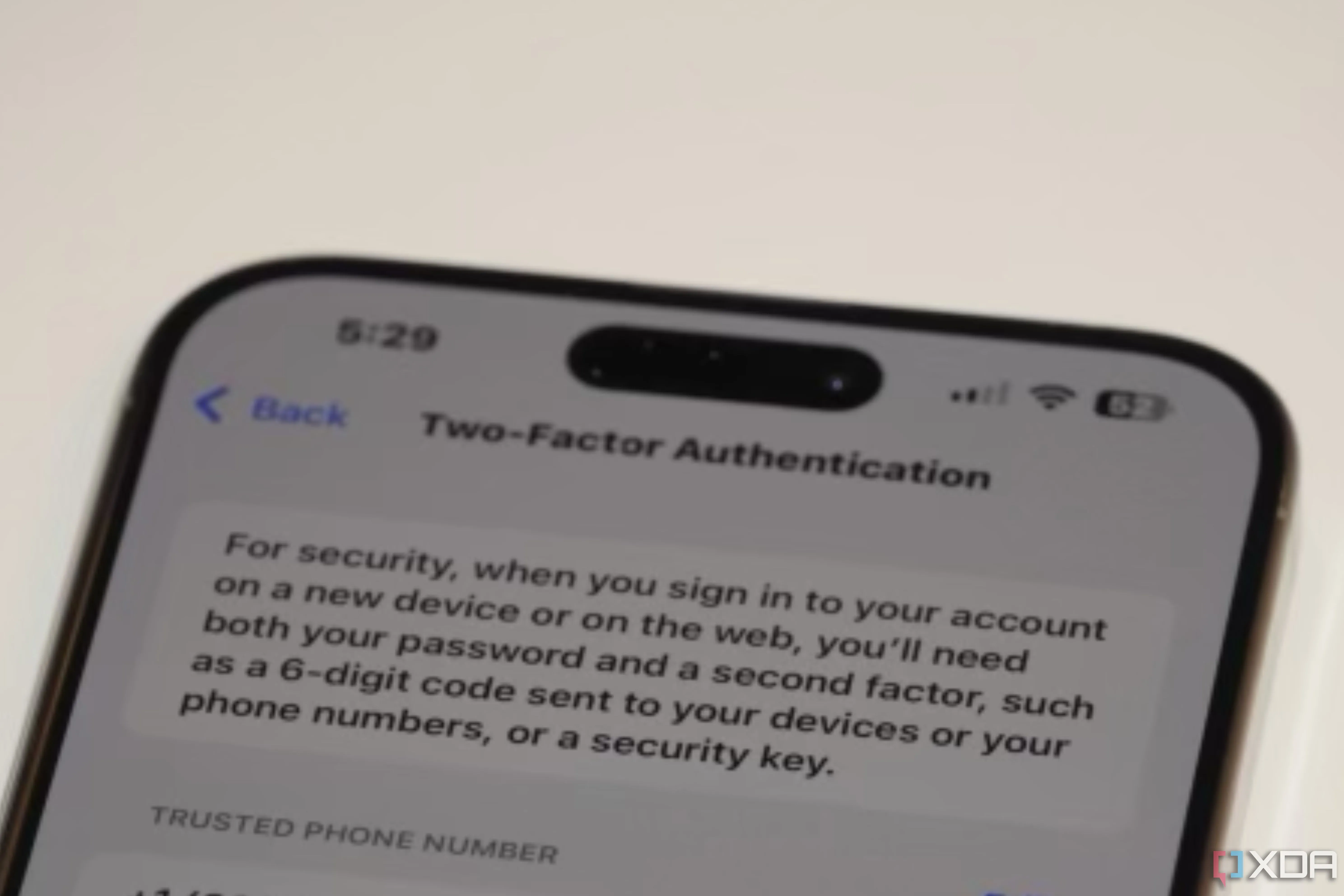 Cài đặt xác thực hai yếu tố cho Apple ID trên iPhone