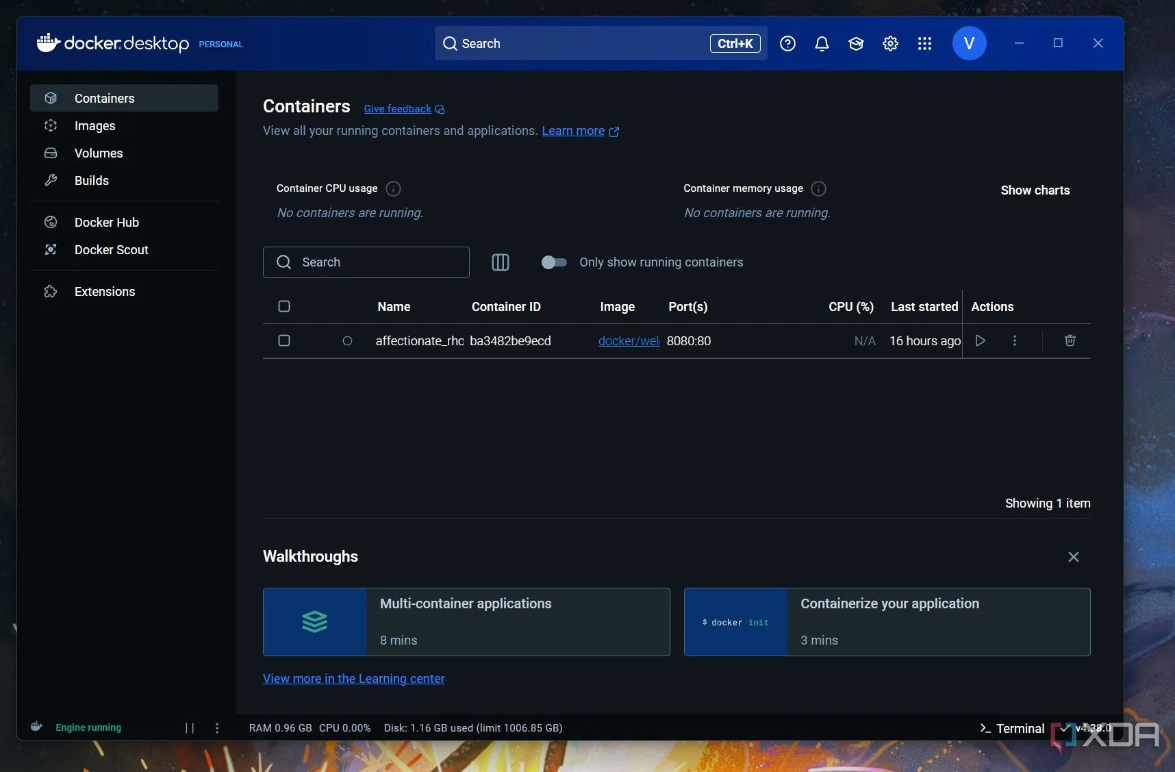 Giao diện quản lý container Docker, minh họa quá trình thiết lập hệ thống Grafana