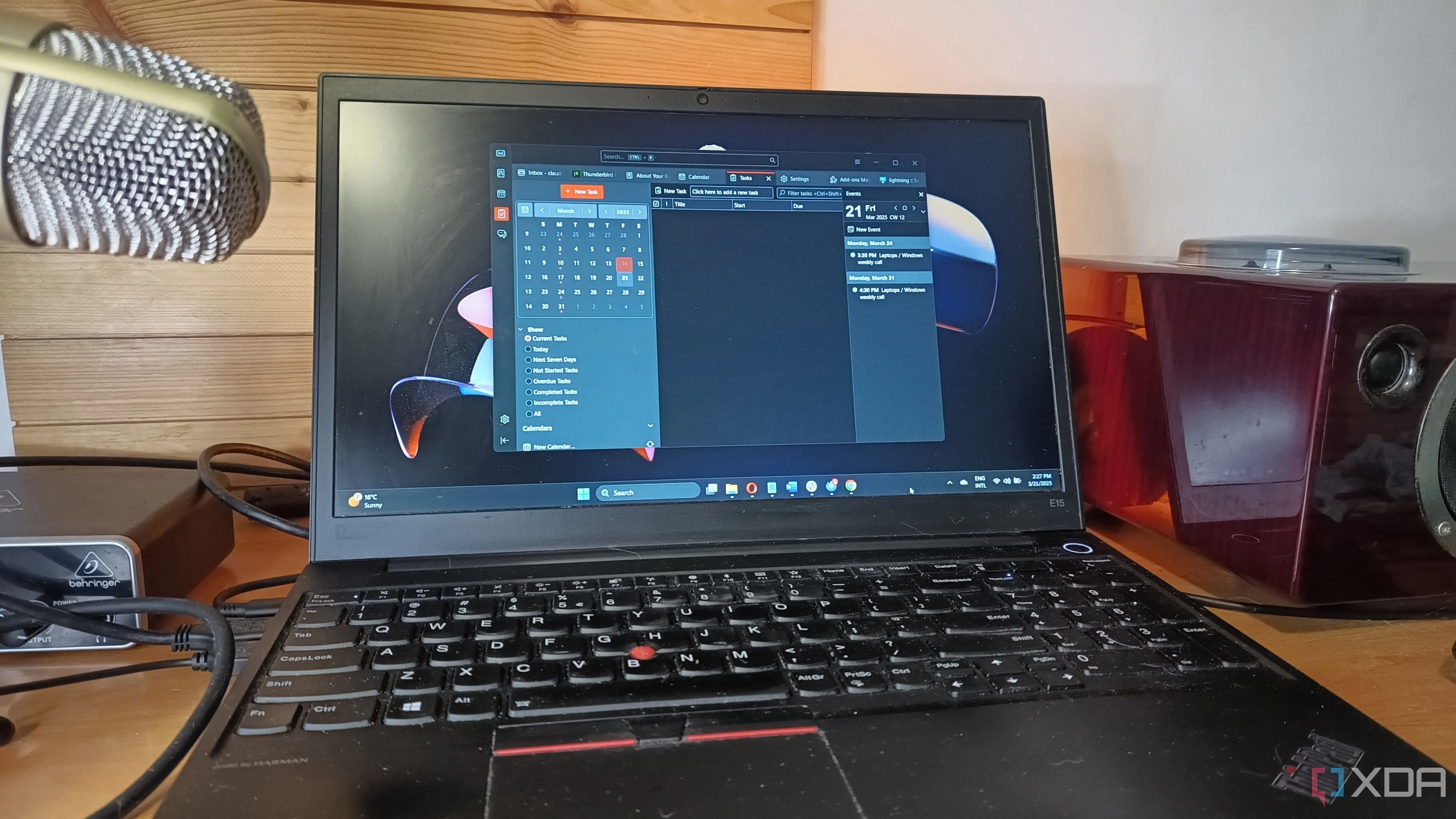 Giao diện ứng dụng email Thunderbird đang hoạt động trên máy tính xách tay Windows 11