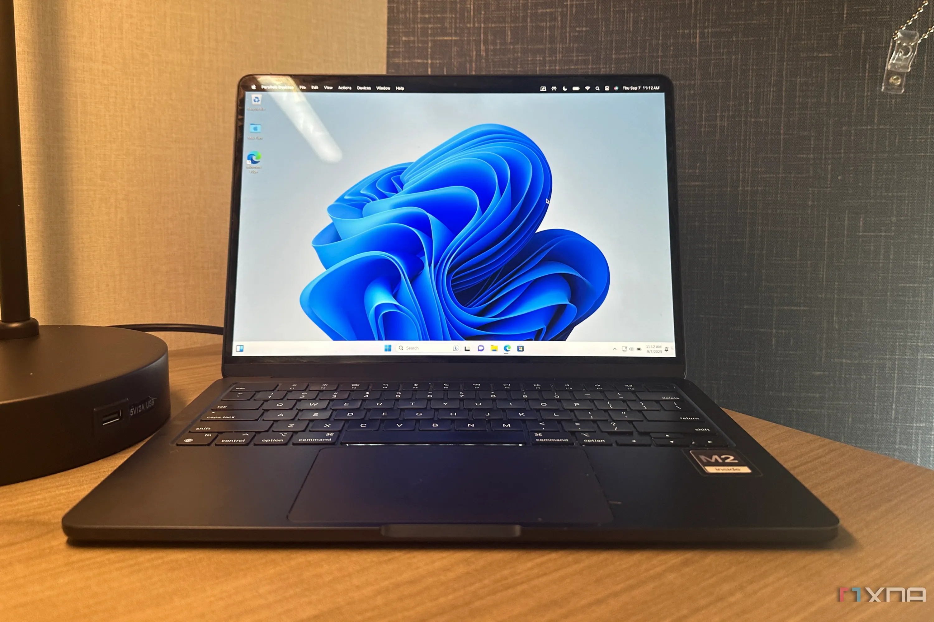 Giao diện Windows 11 chạy trên máy Mac M2 MacBook Air thông qua phần mềm ảo hóa