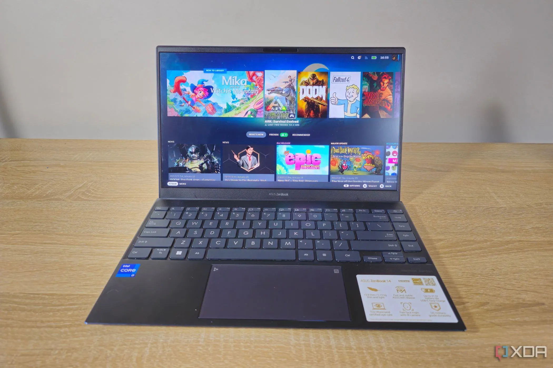 Laptop hiển thị chế độ Steam Big Picture với các game indie trên PC