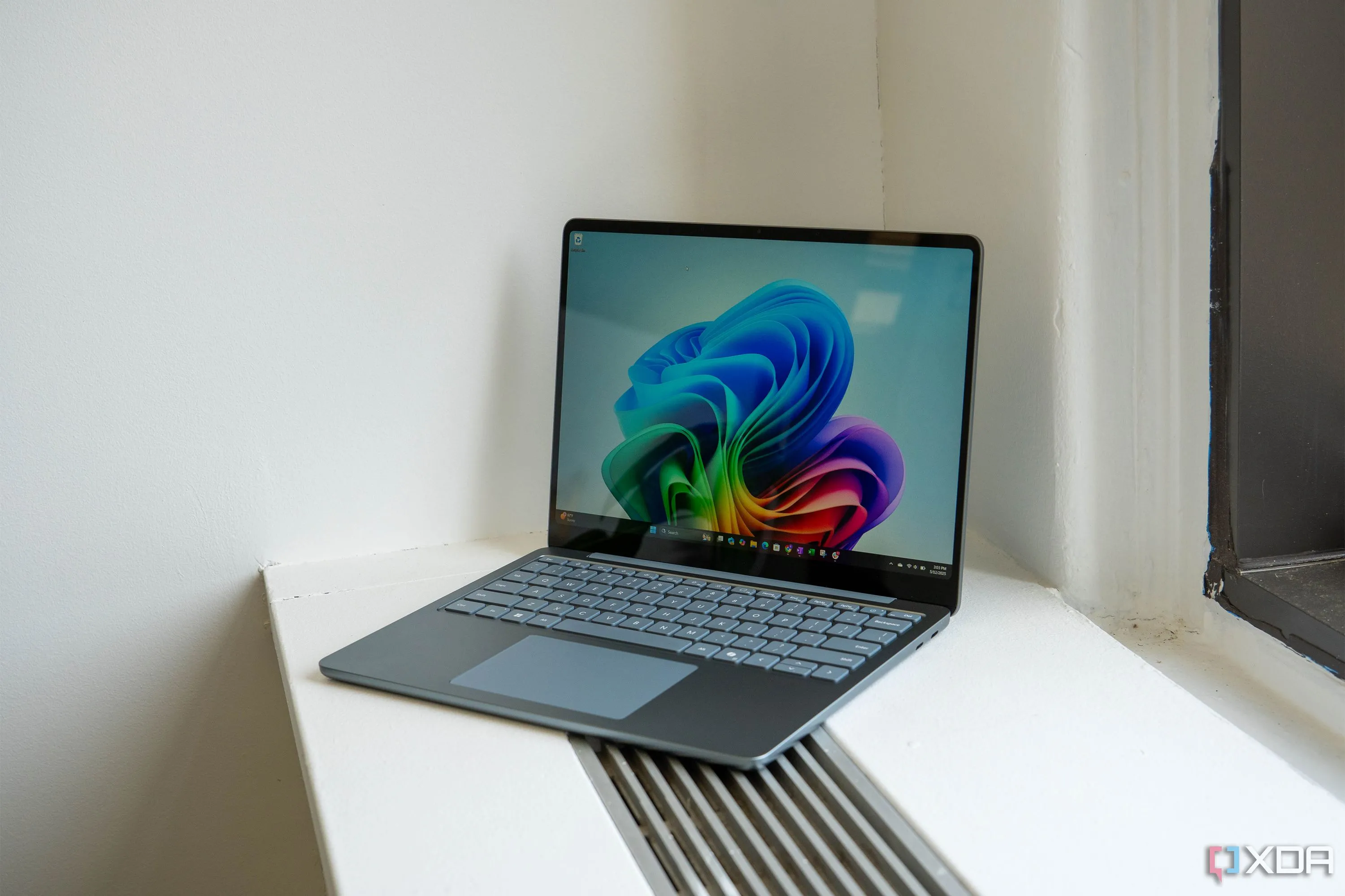 Laptop Surface 13 inch hoạt động mượt mà sau khi được tối ưu cài đặt Windows