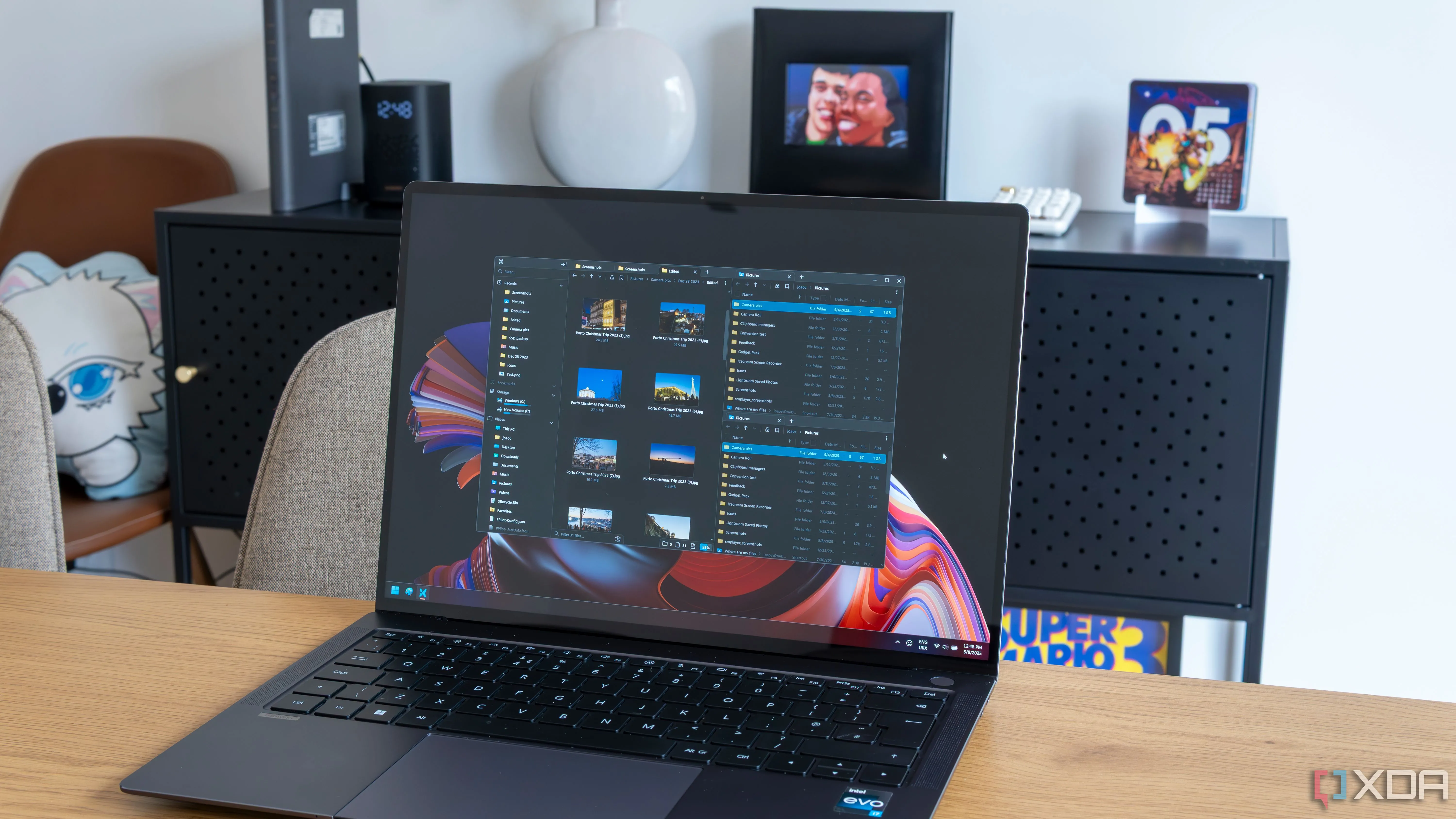 Laptop Windows 11 đang chạy File Pilot
