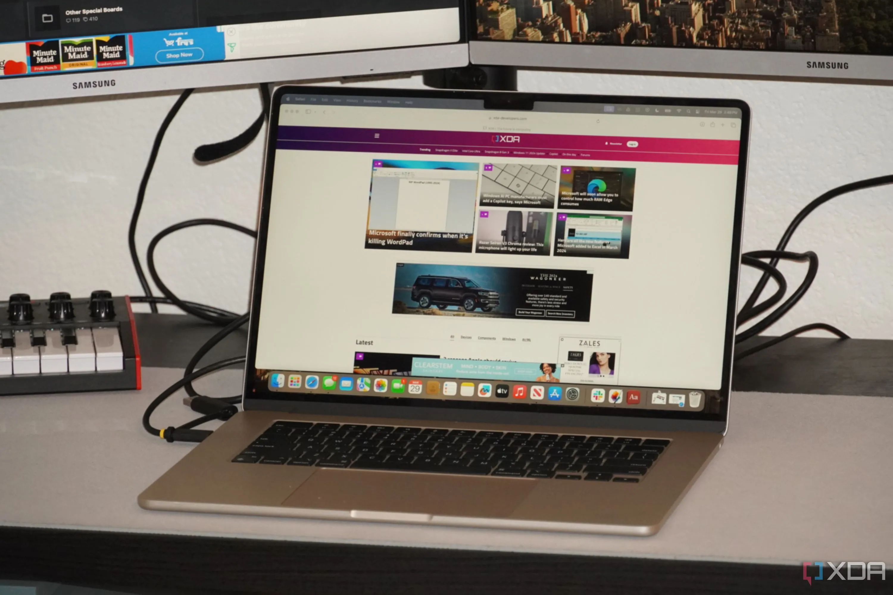 MacBook kết nối với adapter StarTech