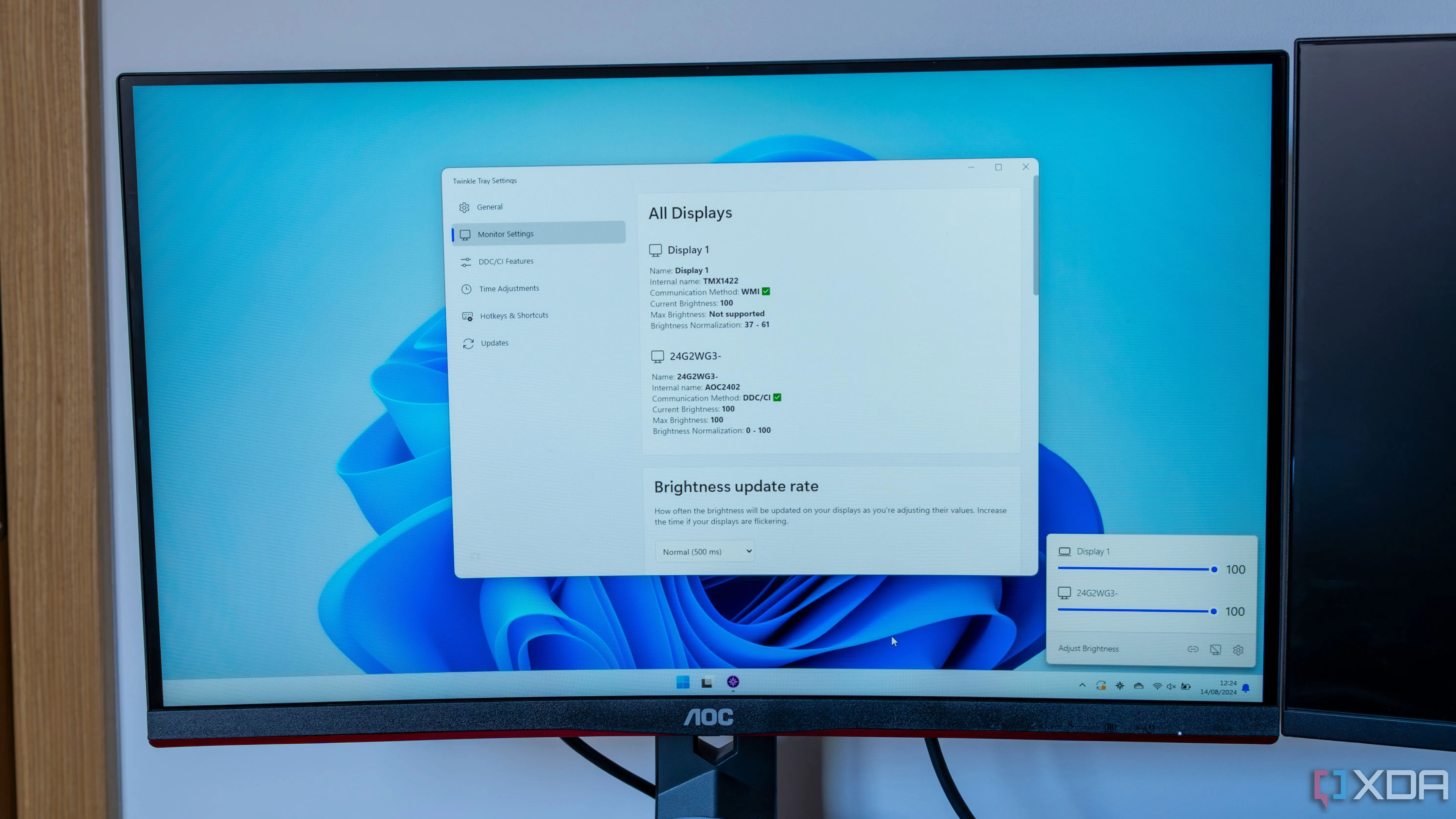 Màn hình máy tính Windows 11 hiển thị cài đặt của ứng dụng Twinkle Tray giúp điều chỉnh độ sáng.