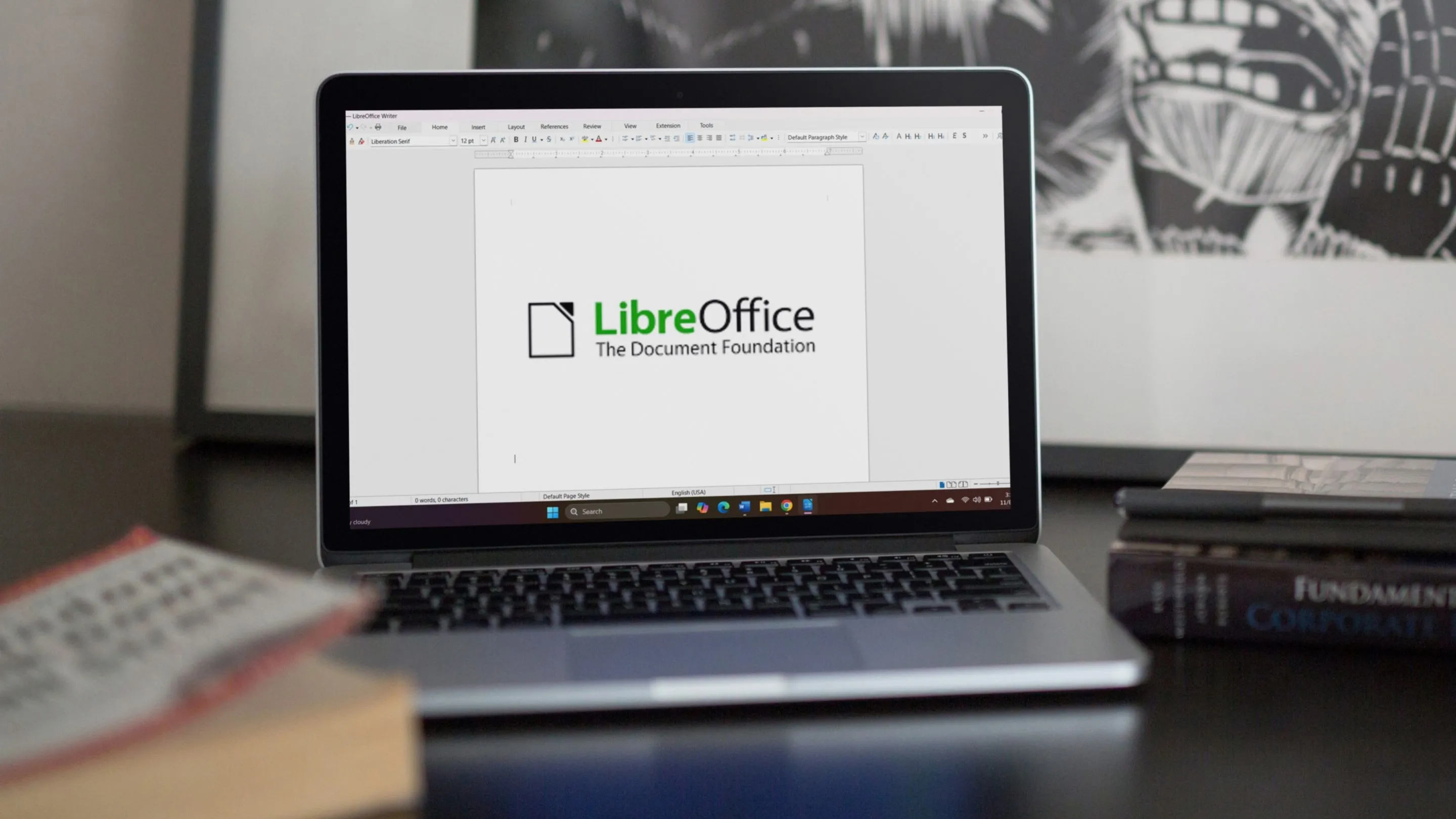 Màn hình máy tính xách tay hiển thị ứng dụng LibreOffice, nhấn mạnh giải pháp văn phòng mã nguồn mở.