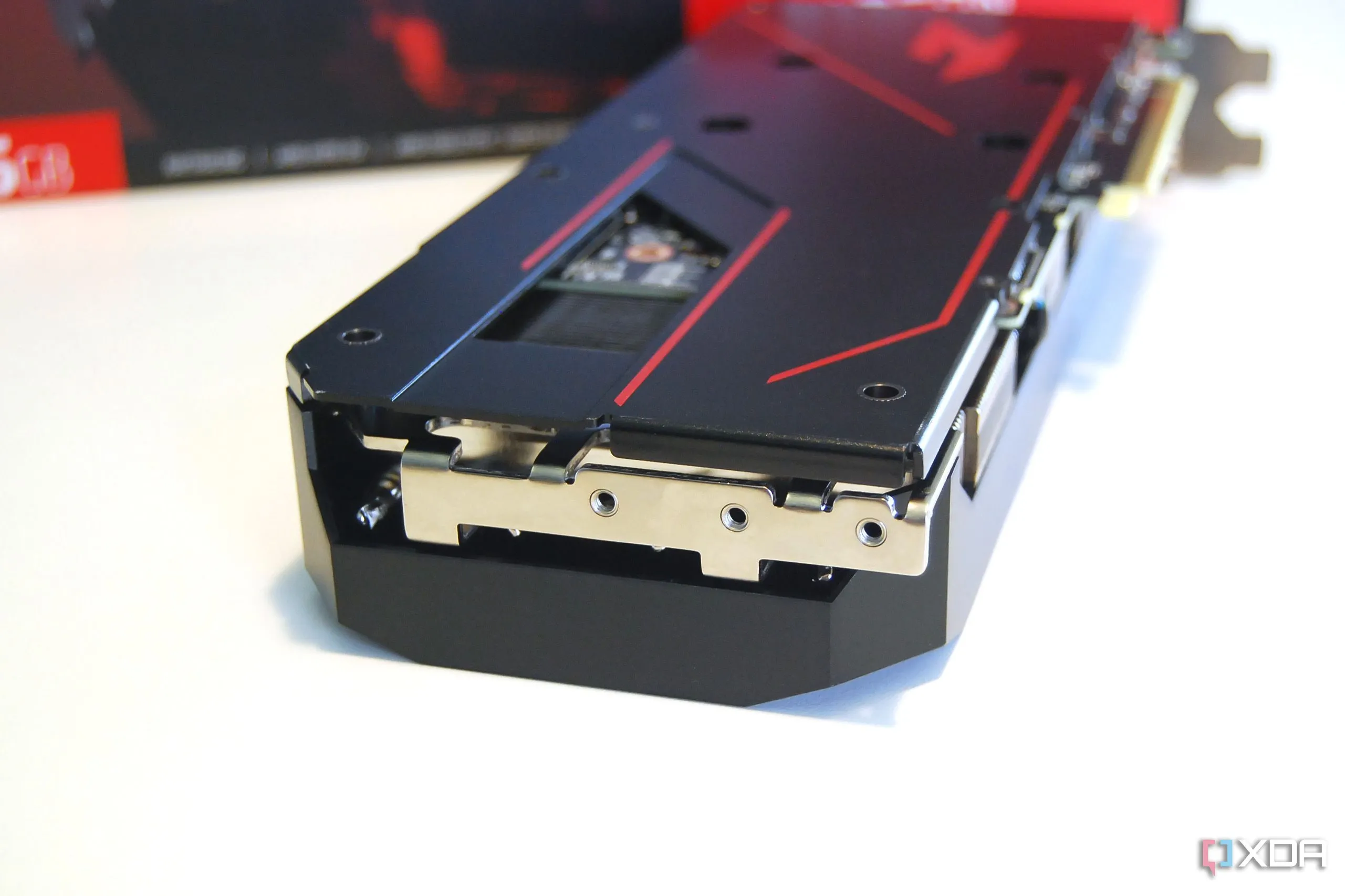 Acer Nitro Radeon RX 7600 XT OC mặt trước