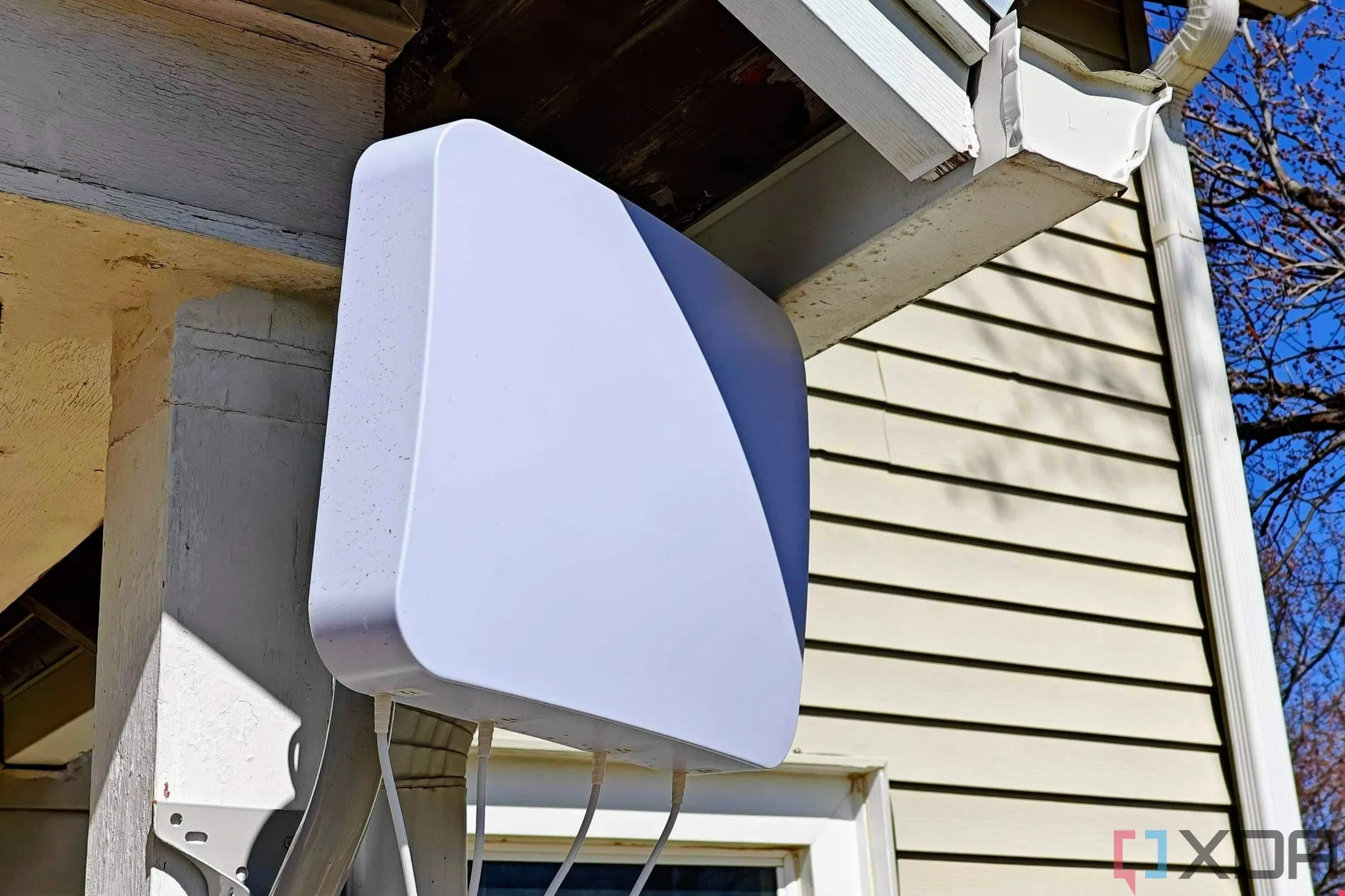 Ăng-ten ngoài Waveform cho modem Internet gia đình T-Mobile, cải thiện kết nối tại vùng sâu vùng xa