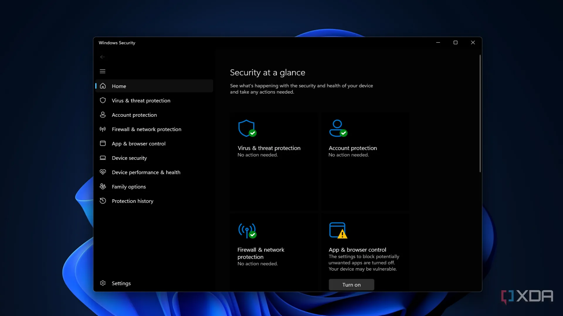 Ảnh chụp màn hình ứng dụng Windows Security trên Windows 11, hiển thị các tính năng bảo vệ máy tính khỏi các mối đe dọa khi tải game giả lập và ROM.