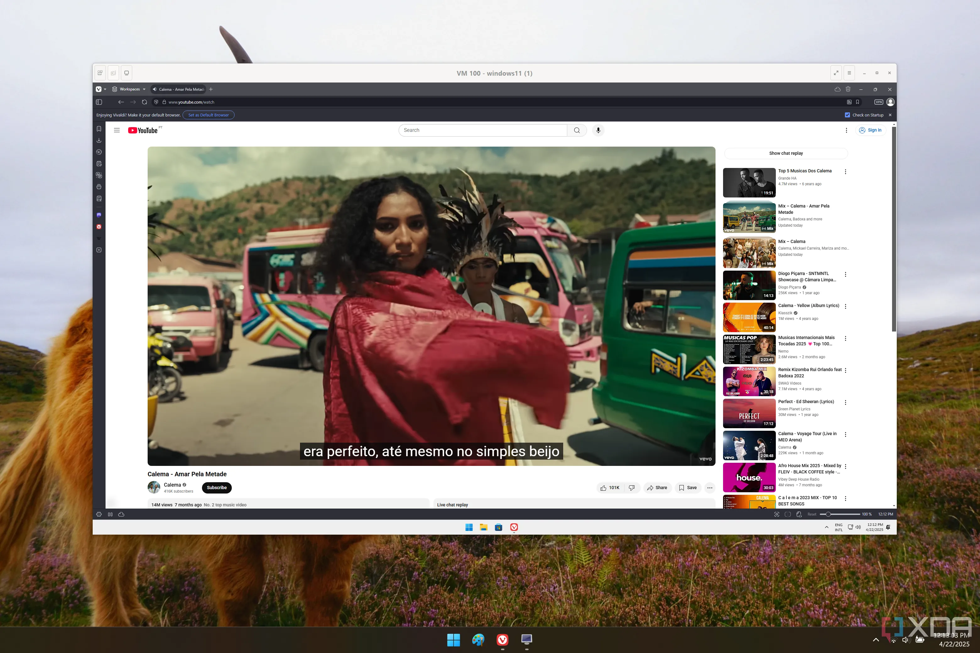 Ảnh chụp màn hình Windows 11 trong máy ảo Proxmox, hiển thị video YouTube đang phát và biểu tượng kết nối.