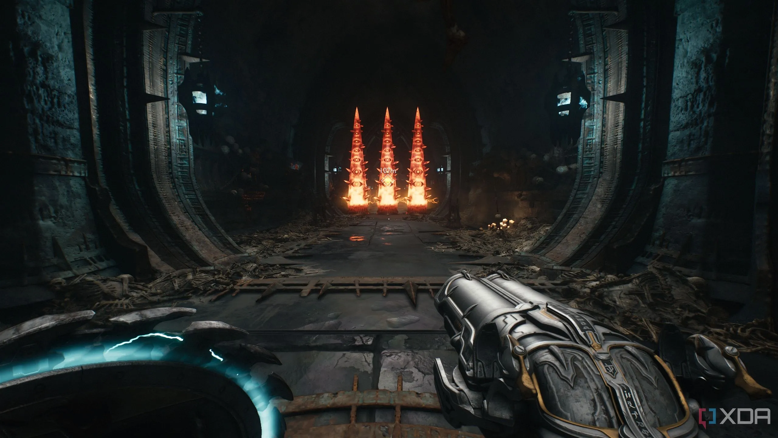 Ba gai kim loại lớn nhô lên trong Chương 19 Doom The Dark Ages