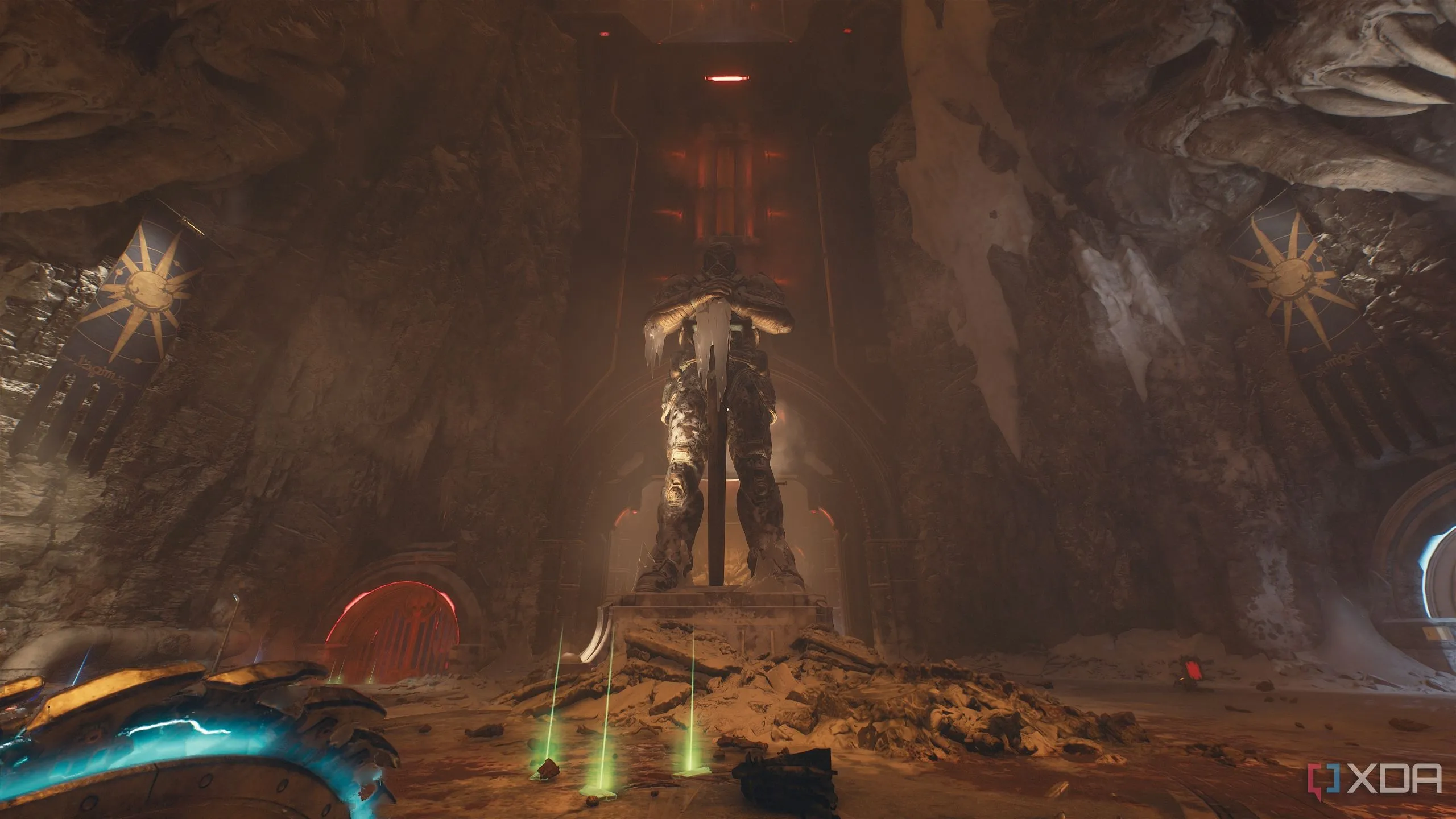 Bức tượng Hiệp sĩ Sentinel trong đấu trường rộng lớn của Chapter 12 Doom The Dark Ages