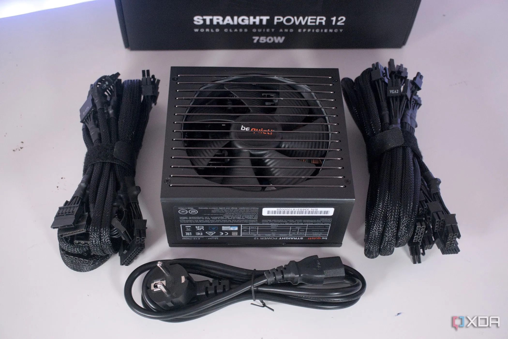 Các linh kiện bên trong bộ nguồn be quiet! Pure Power 12 M 850W, thể hiện chất lượng và hiệu suất