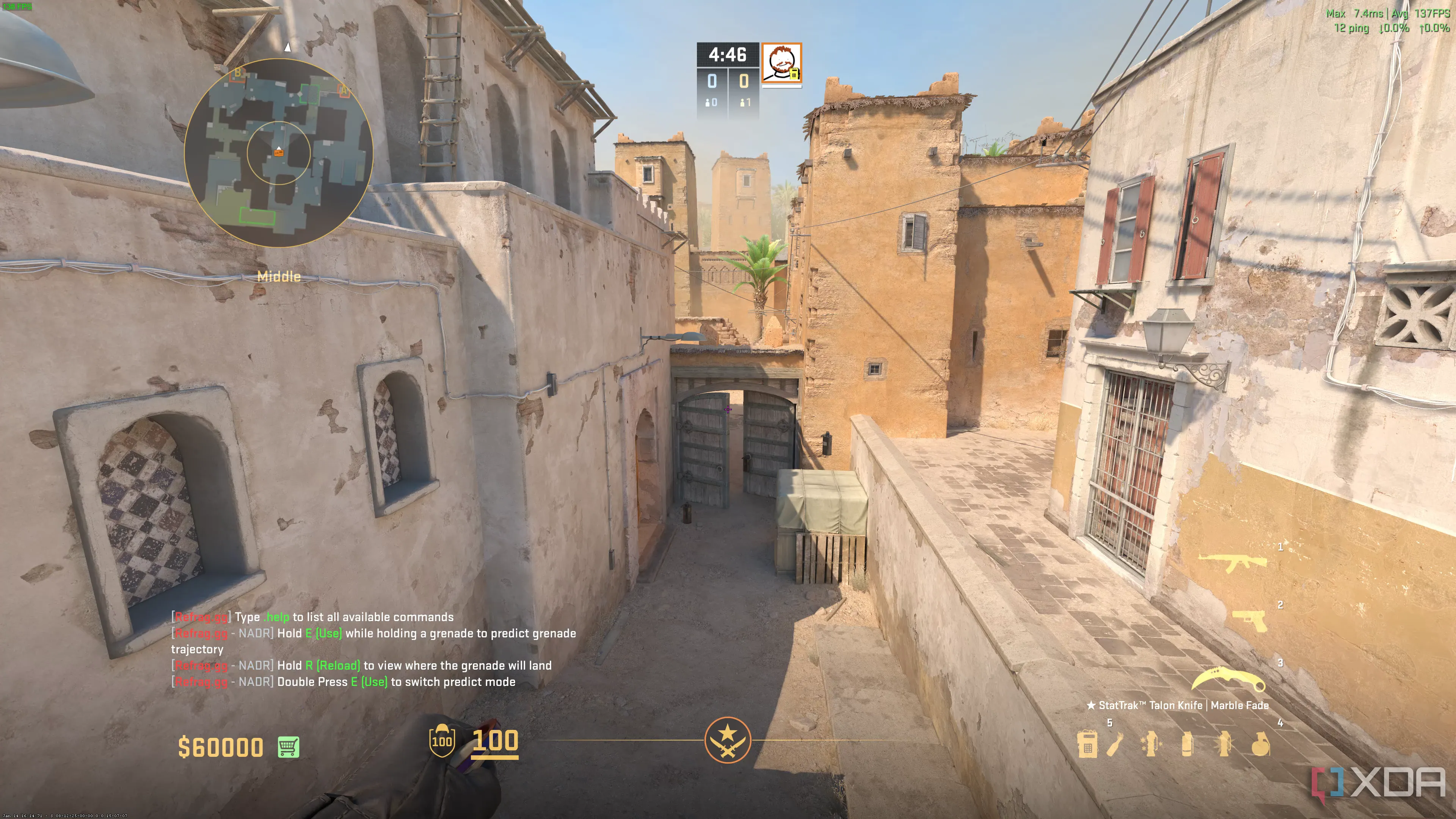 Cảnh đường hẻm trong bản đồ Dust 2 của Counter-Strike 2