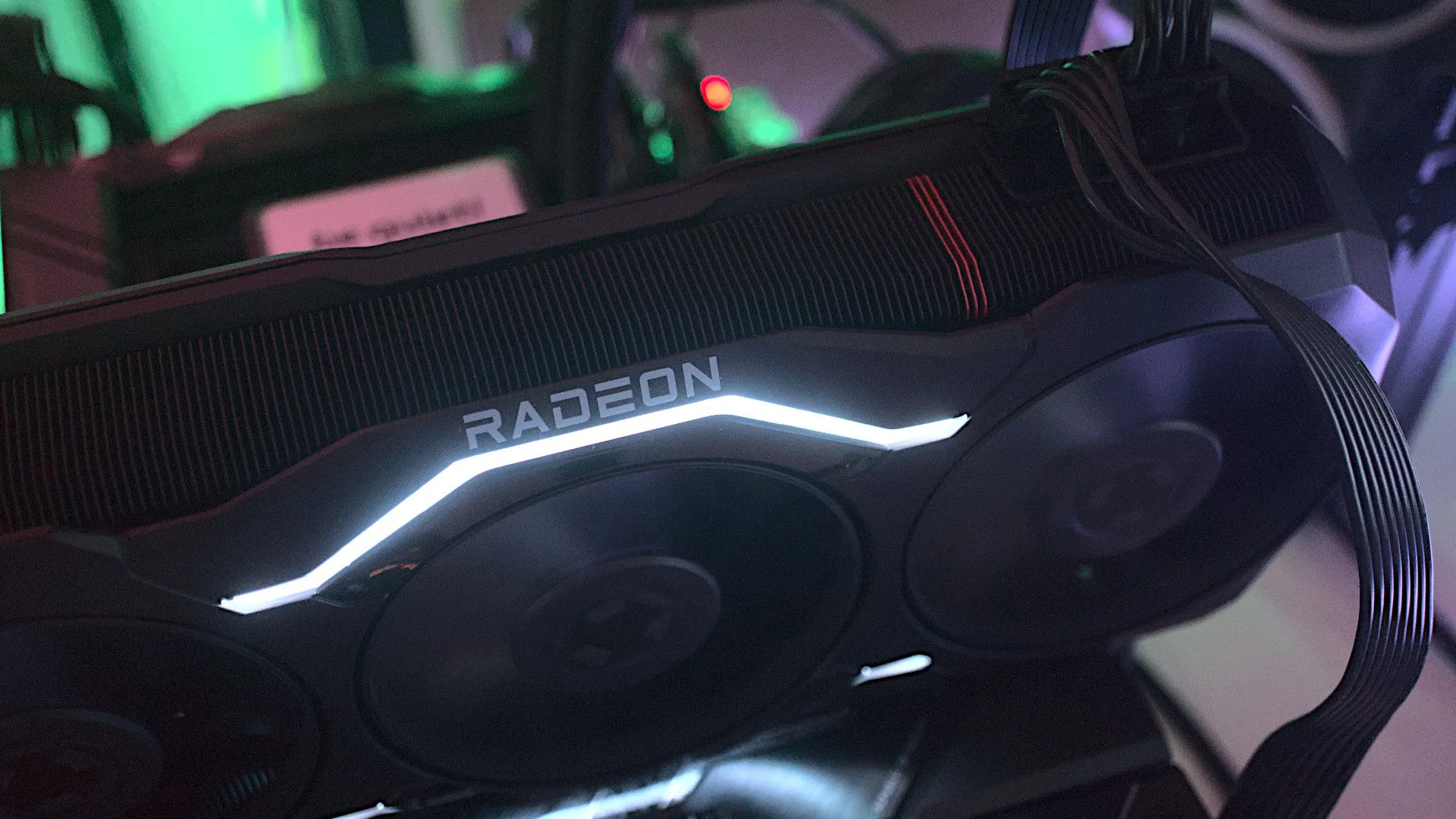 Card đồ họa AMD Radeon RX 7900 XTX tham chiếu