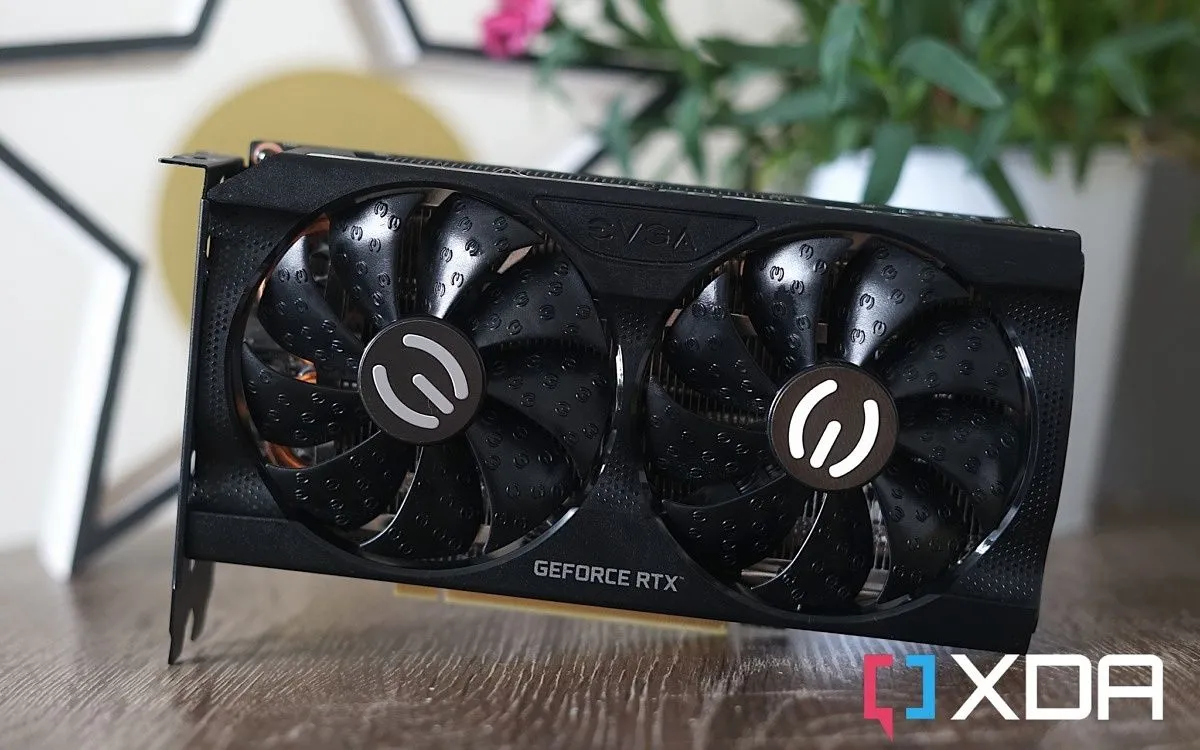 Card đồ họa EVGA GeForce RTX 3060, một mẫu GPU phổ biến thuộc dòng RTX 30 series, có thể kéo dài vòng đời sử dụng và tối ưu hiệu năng chơi game nhờ Resizable BAR.