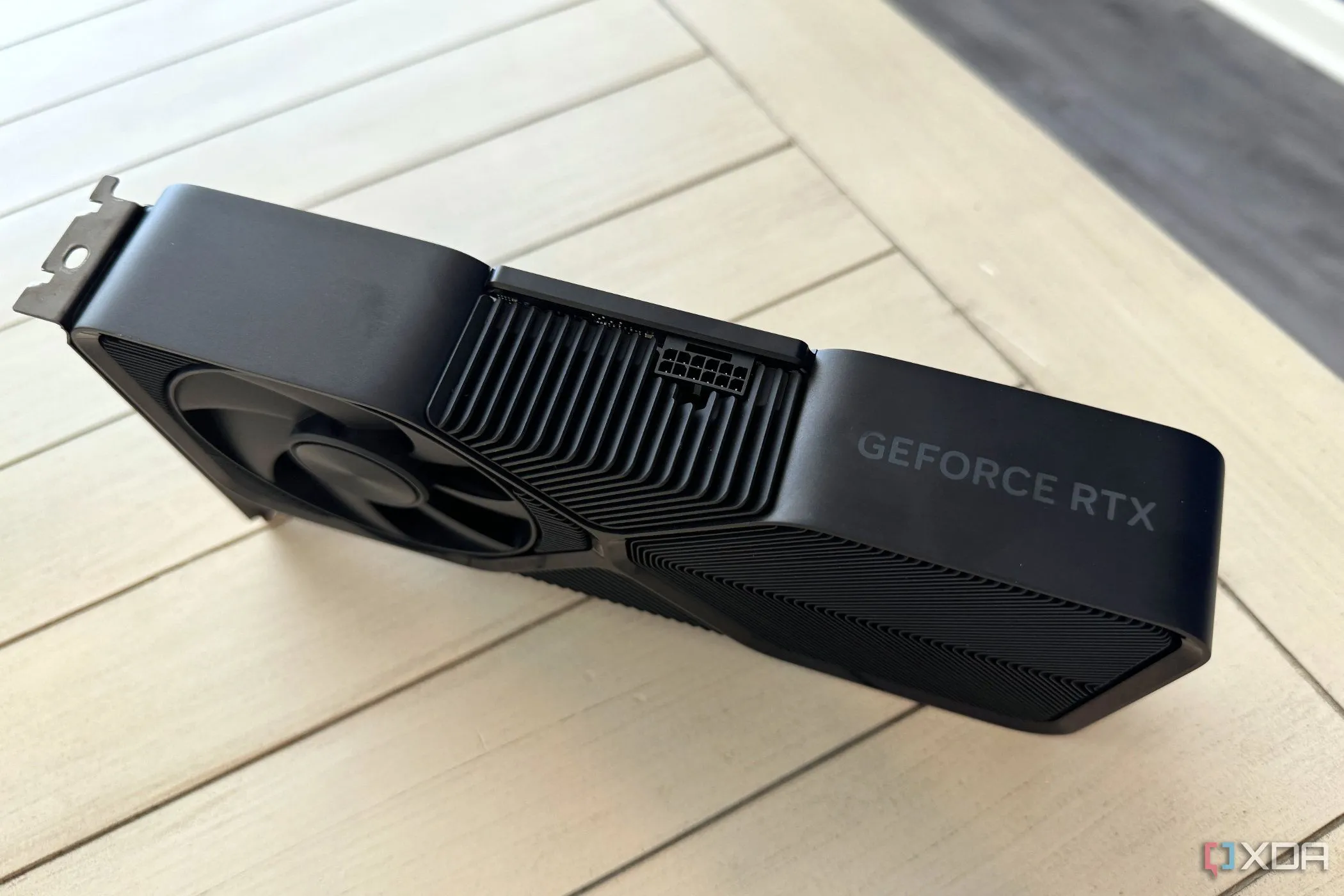 Card Nvidia GeForce RTX 4070 SUPER Founders Edition, đối thủ tiềm năng của AMD RDNA 4