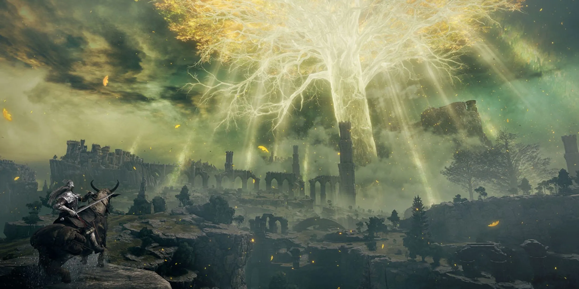 Cây Erdtree khổng lồ tỏa sáng, biểu tượng của thế giới The Lands Between trong tựa game Elden Ring