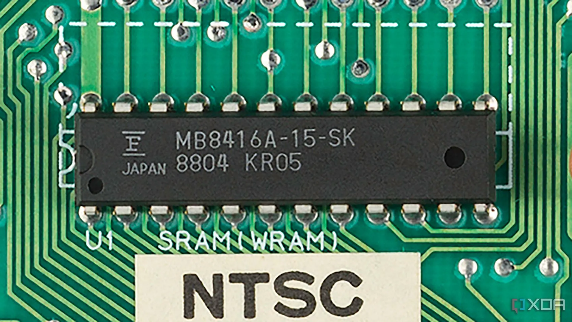 Chip WRAM 2KB của NES, nơi lưu trữ dữ liệu tạm thời cho game