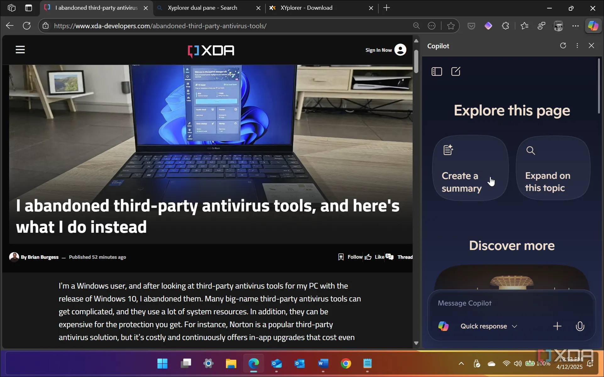 Copilot đang thực hiện tác vụ tóm tắt nội dung một trang web trong trình duyệt Microsoft Edge, một tính năng thường gây tranh cãi.