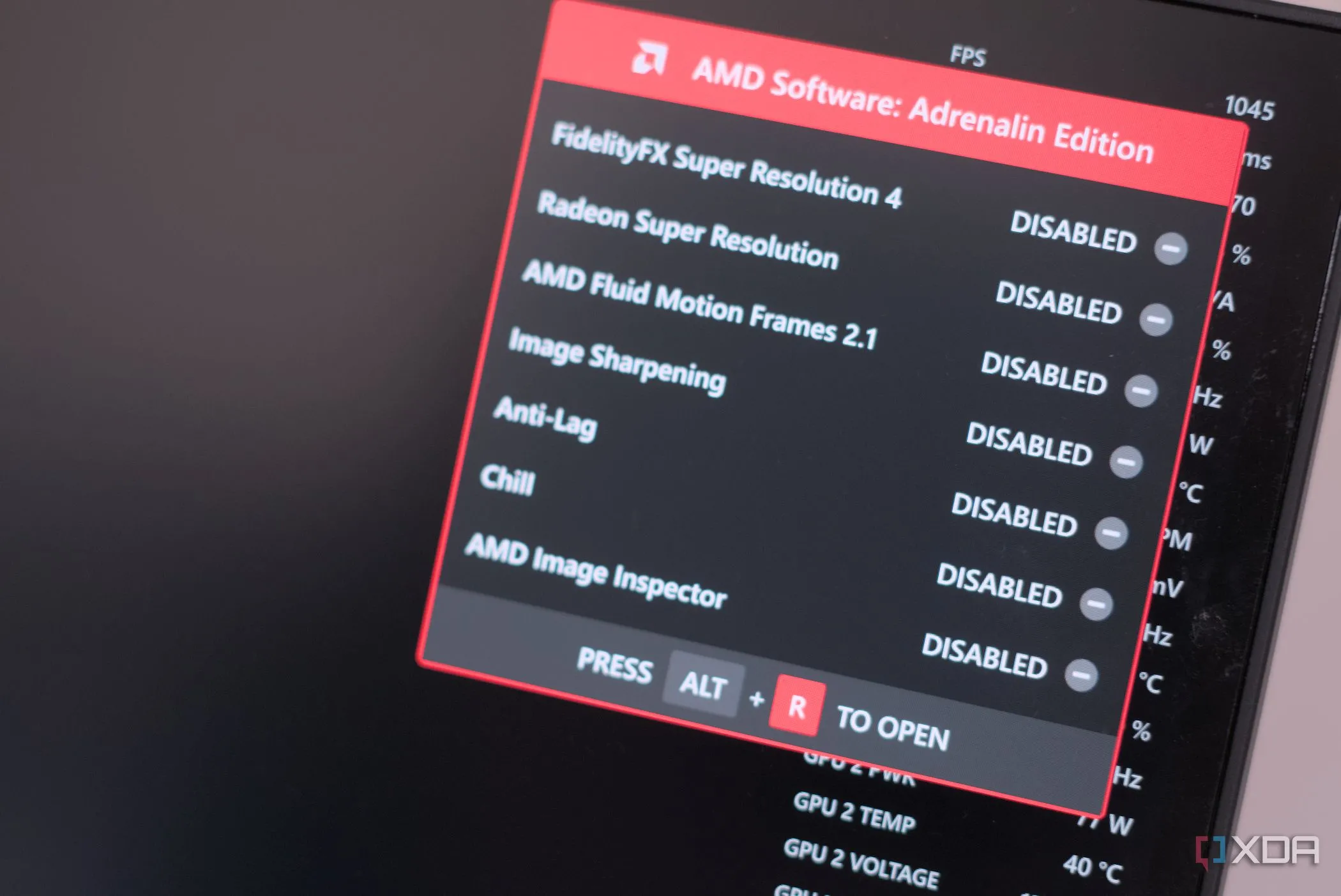 Cửa sổ bật lên của AMD Radeon Software hiển thị tùy chọn bật FSR 4 để tối ưu hiệu năng chơi game