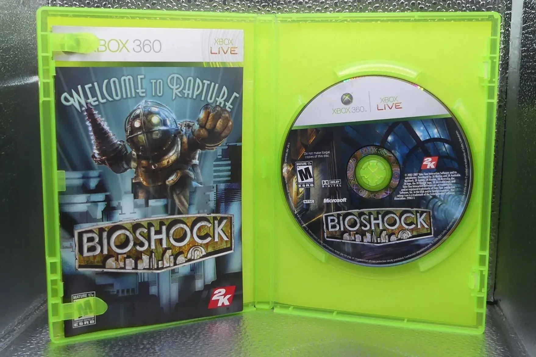 Đĩa game BioShock, một tựa game kinh điển trên Xbox 360