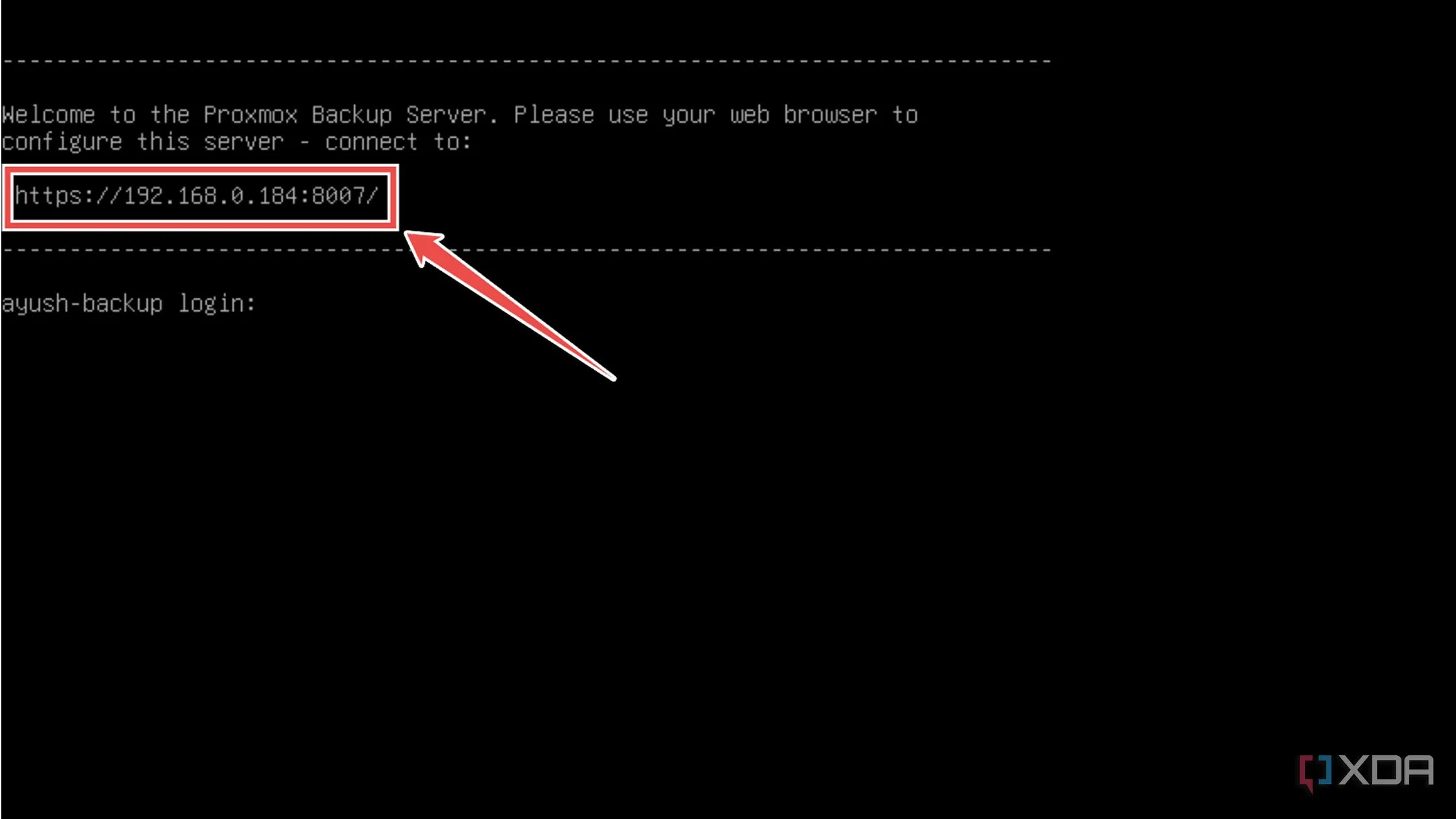 Giao diện CLI của Proxmox Backup Server hiển thị địa chỉ IP để truy cập web UI