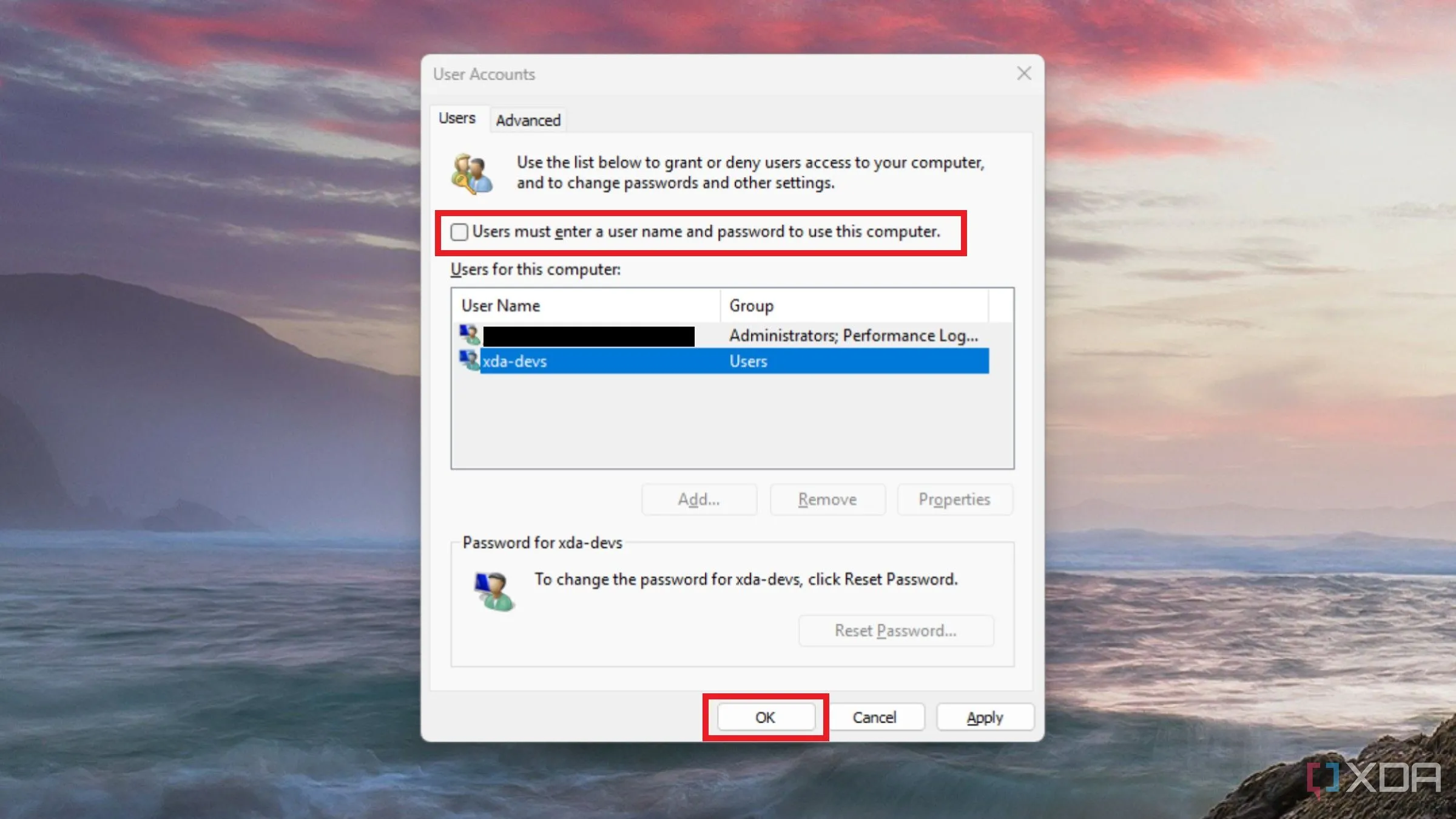 Giao diện công cụ netplwiz của Windows, với tùy chọn bỏ yêu cầu nhập mật khẩu để đăng nhập tài khoản người dùng được đánh dấu.