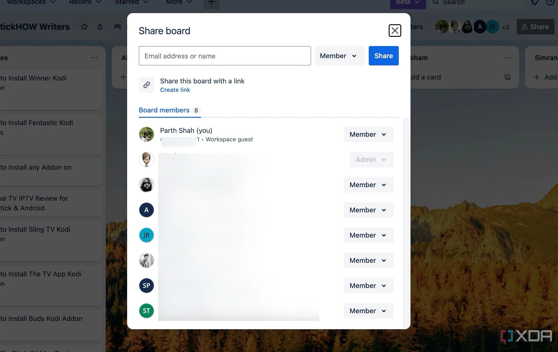 Giao diện cộng tác trong Trello cho phép nhiều người cùng làm việc trên một bảng