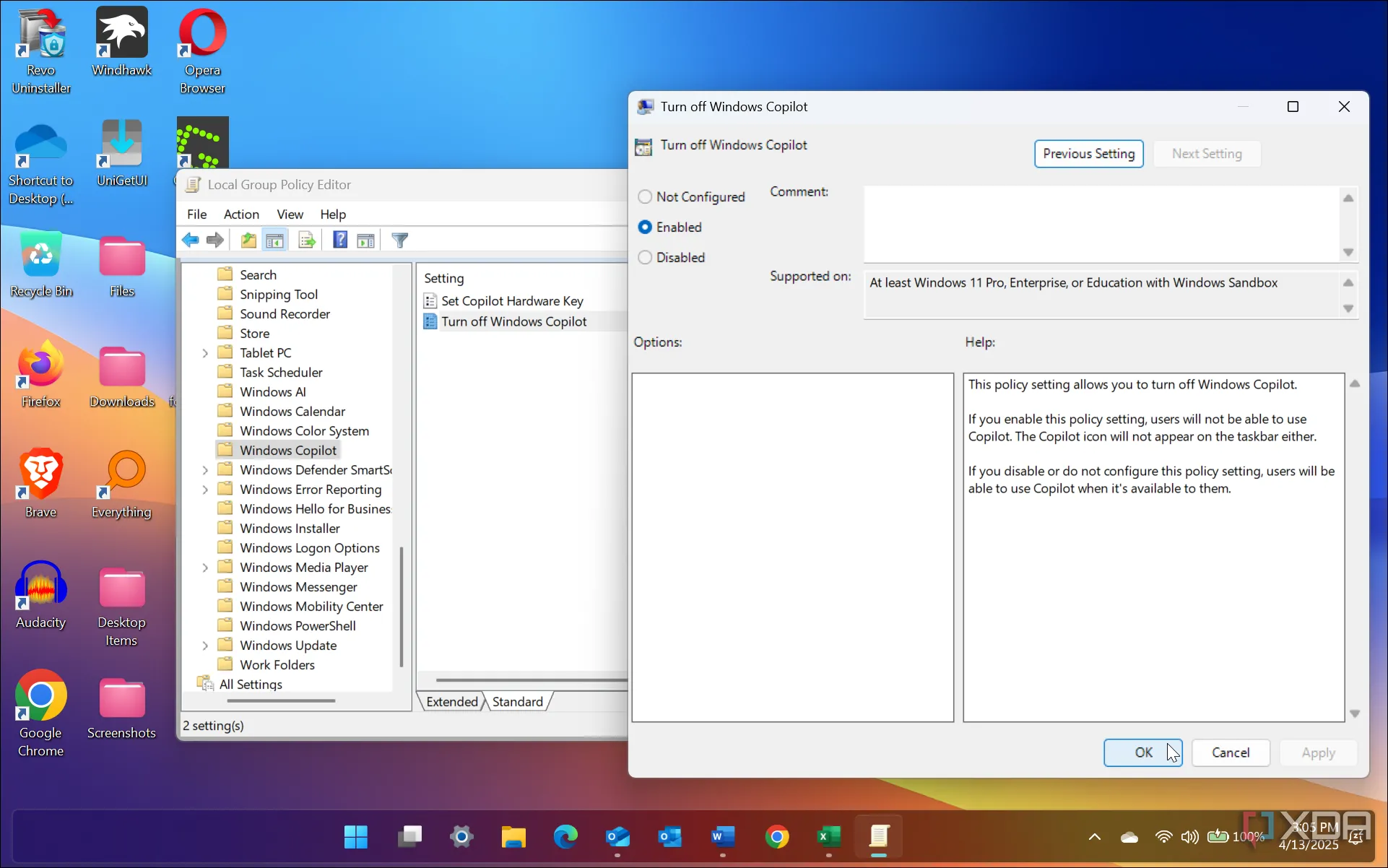 Giao diện Group Policy Editor trên Windows 11 Pro, hiển thị tùy chọn để vô hiệu hóa hoàn toàn ứng dụng Copilot.