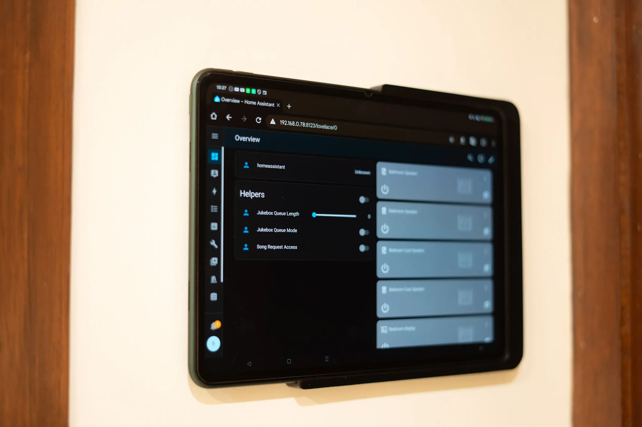 Giao diện Home Assistant với các tùy chọn Jukebox Helpers cho điều khiển nhà thông minh