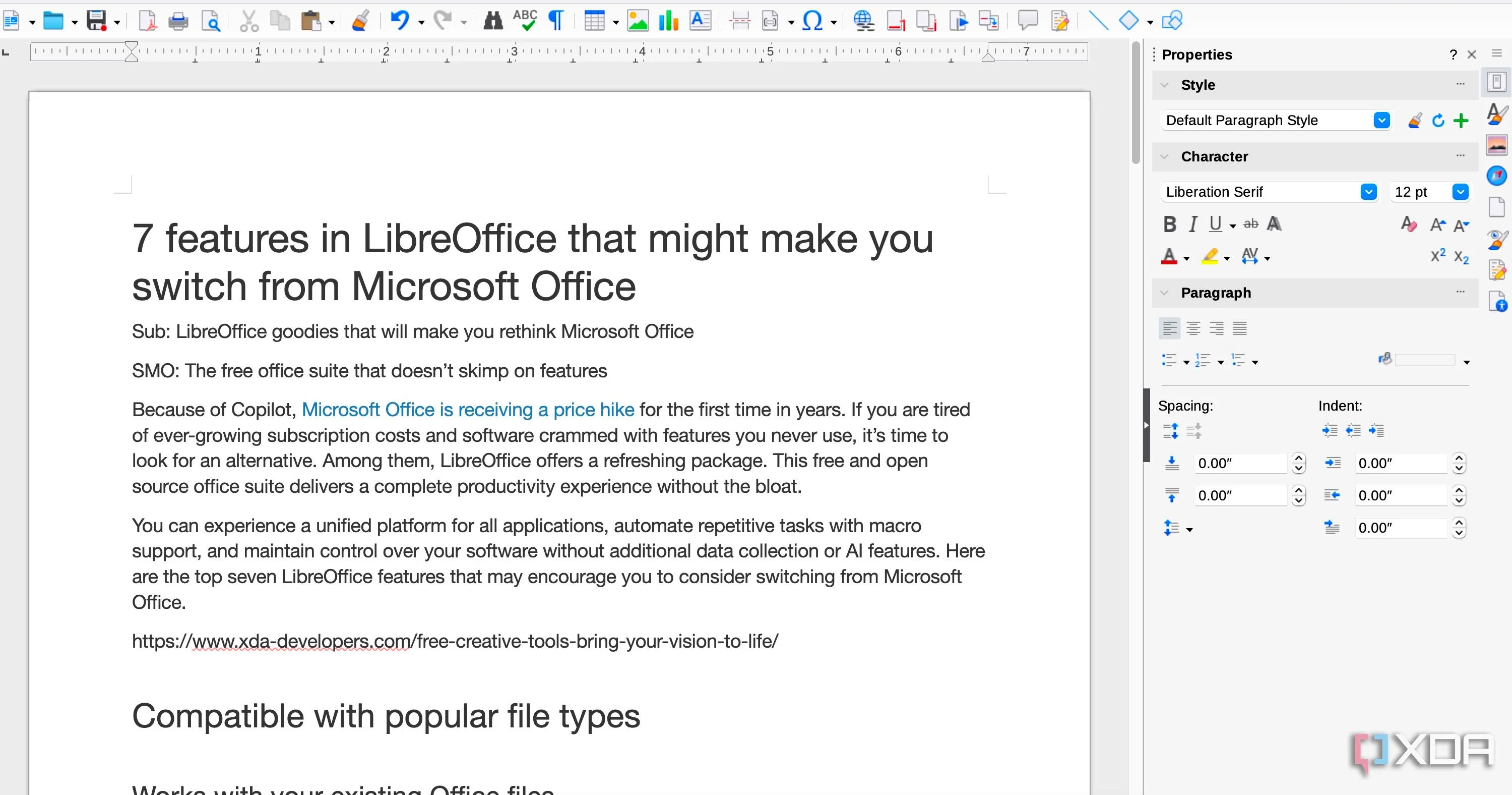 Giao diện LibreOffice Writer được tùy chỉnh với thanh công cụ và sidebar tiện lợi, thể hiện khả năng cá nhân hóa người dùng