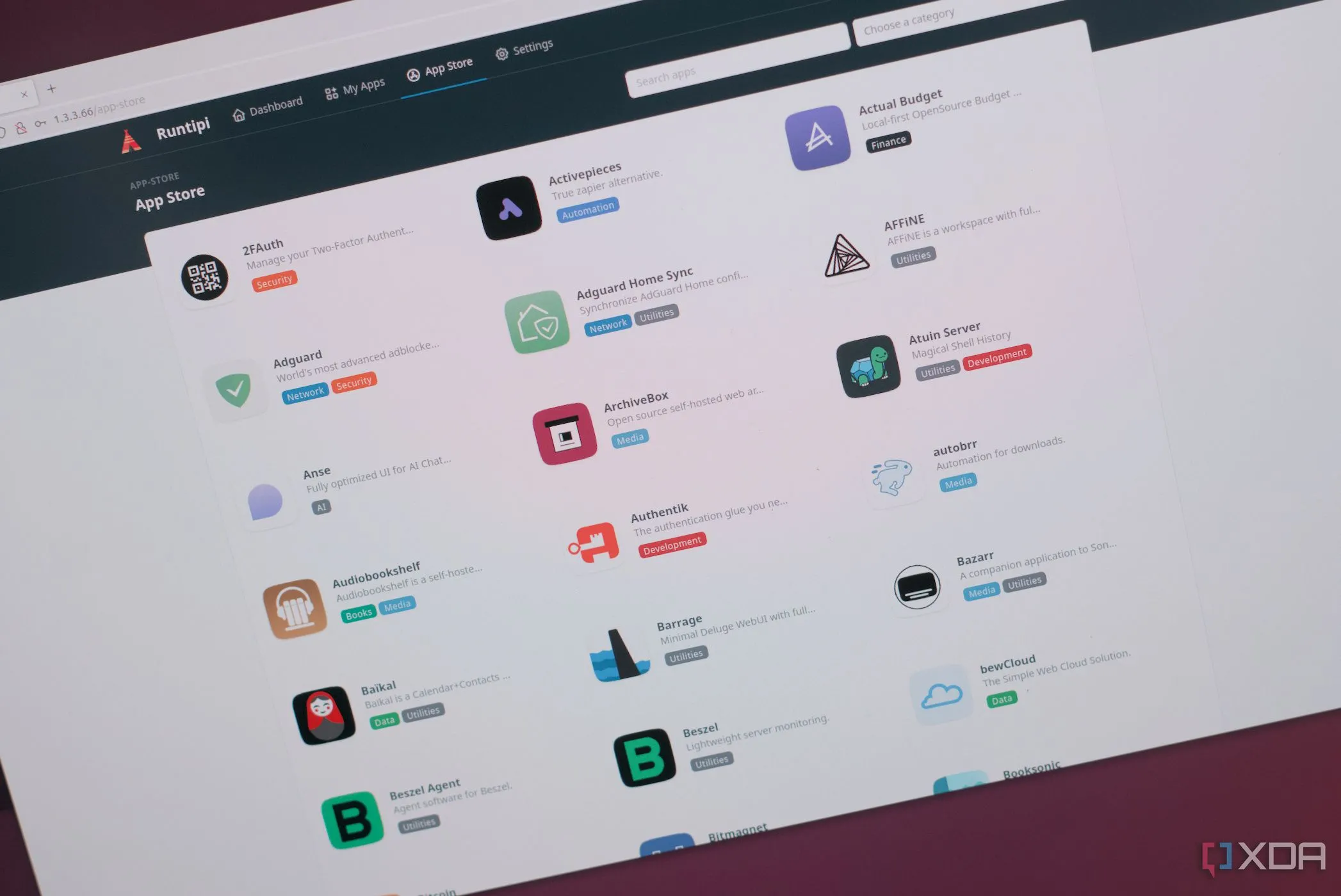 Giao diện quản lý ứng dụng tự host trên Ubuntu, thể hiện sự linh hoạt của Docker trong home lab