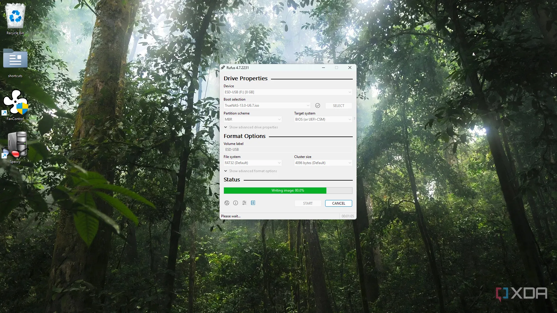 Giao diện Rufus đang flash TrueNAS vào USB