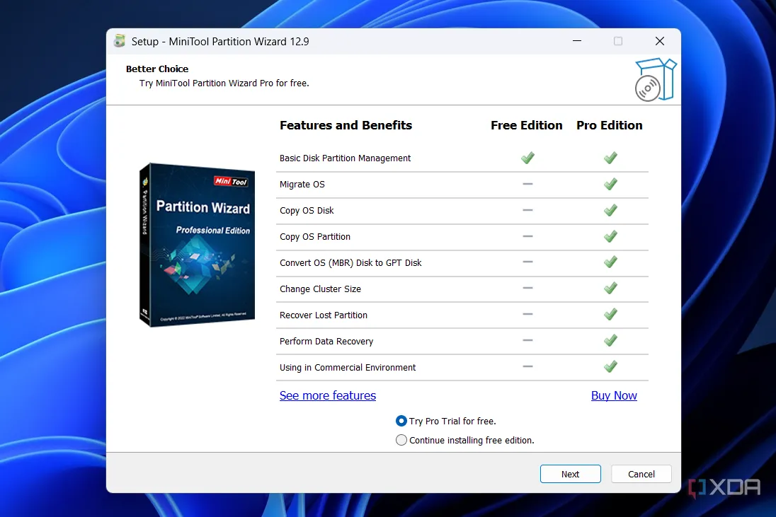 Giao diện so sánh tính năng giữa phiên bản miễn phí và Pro của phần mềm MiniTool Partition Wizard, minh họa khả năng sao chép ổ đĩa.