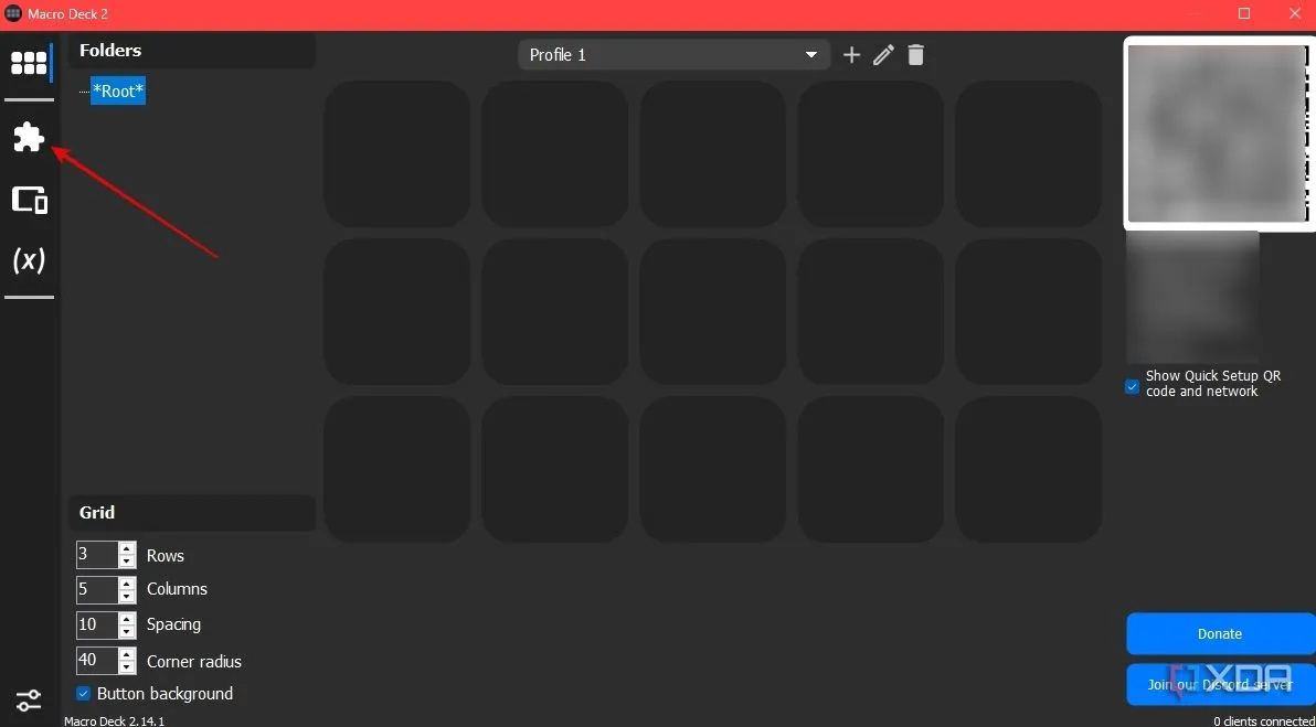 Giao diện trang chủ Macro Deck trên máy tính hiển thị các tùy chọn như 'Plugins', 'Online' và lưới nút
