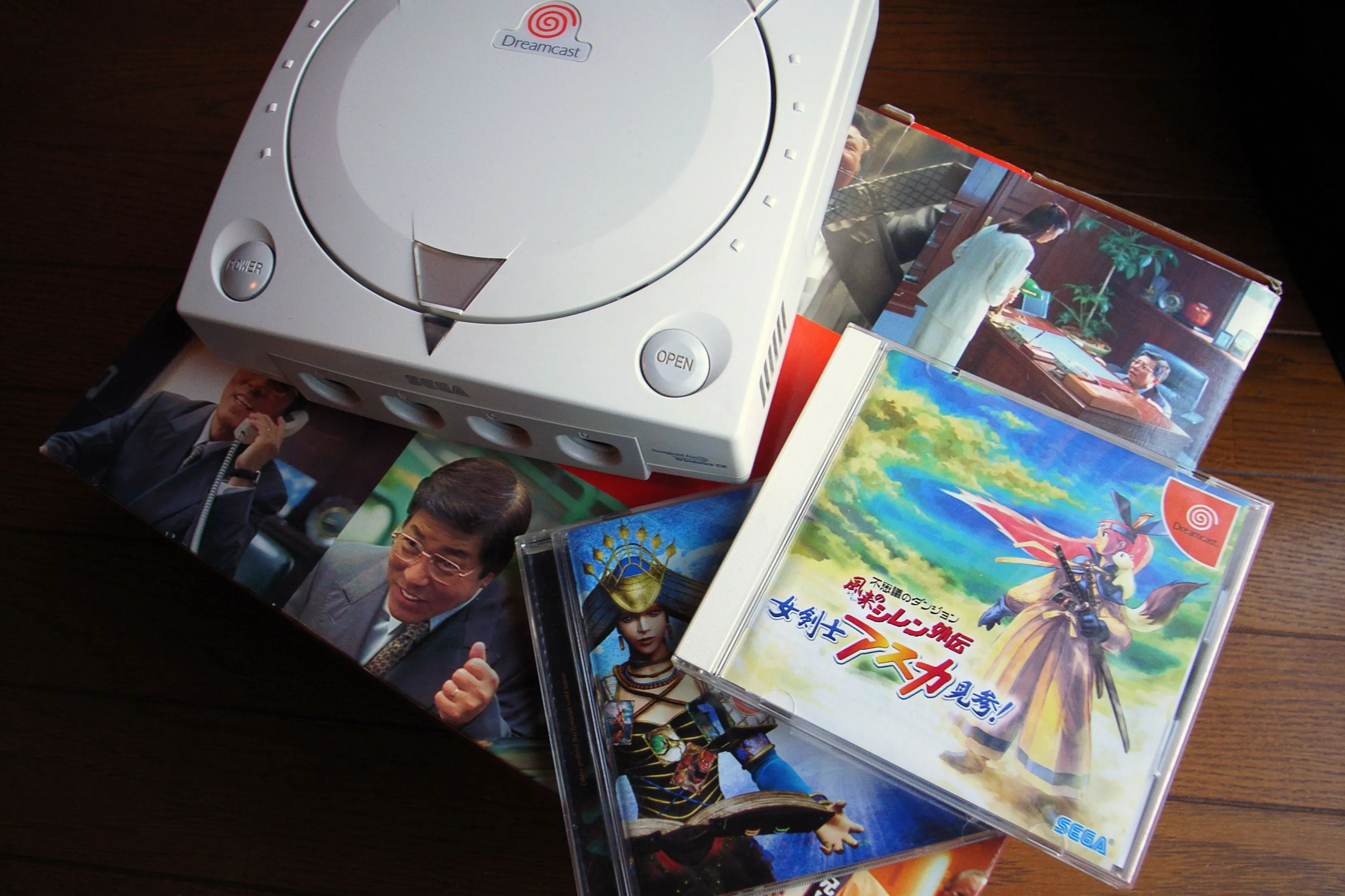 Hệ máy console Sega Dreamcast cùng một số tựa game nổi bật