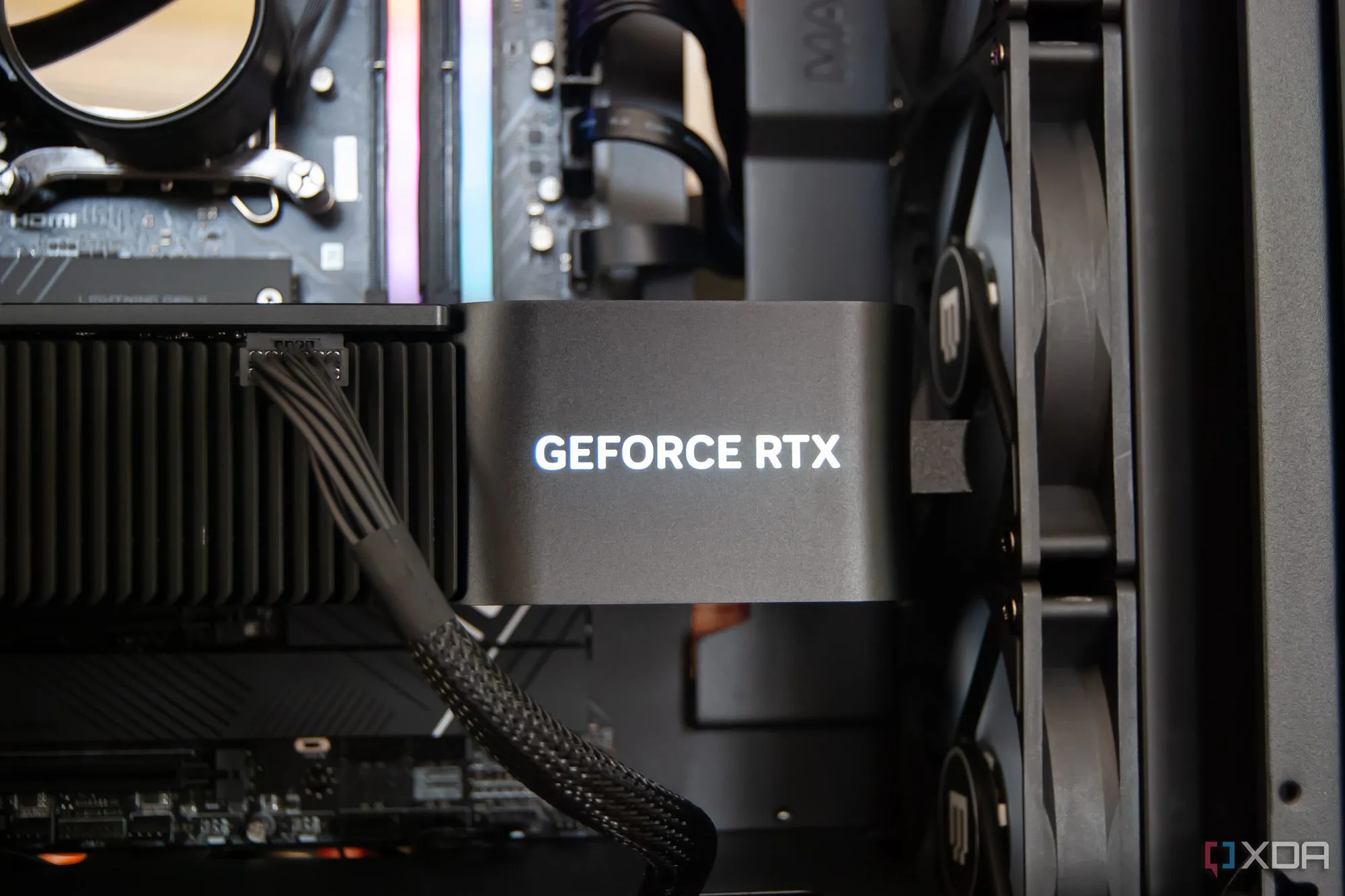 Hệ thống PC Maingear MG-1 với card đồ họa RTX 4080 Super - Sức mạnh cho đồ họa Ray Tracing