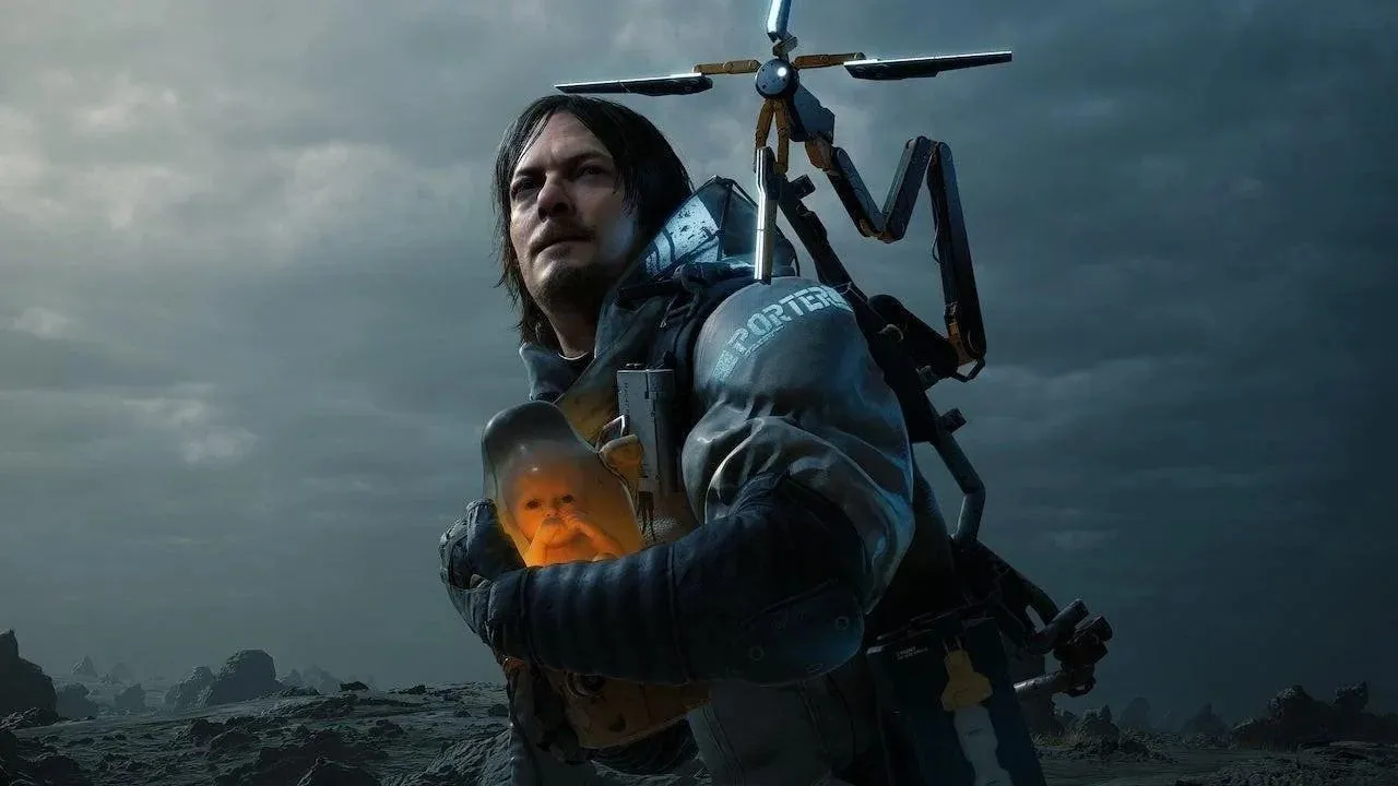 Hình ảnh nghệ thuật của game Death Stranding, nhân vật chính Sam Porter Bridges với BB trong khoang chứa