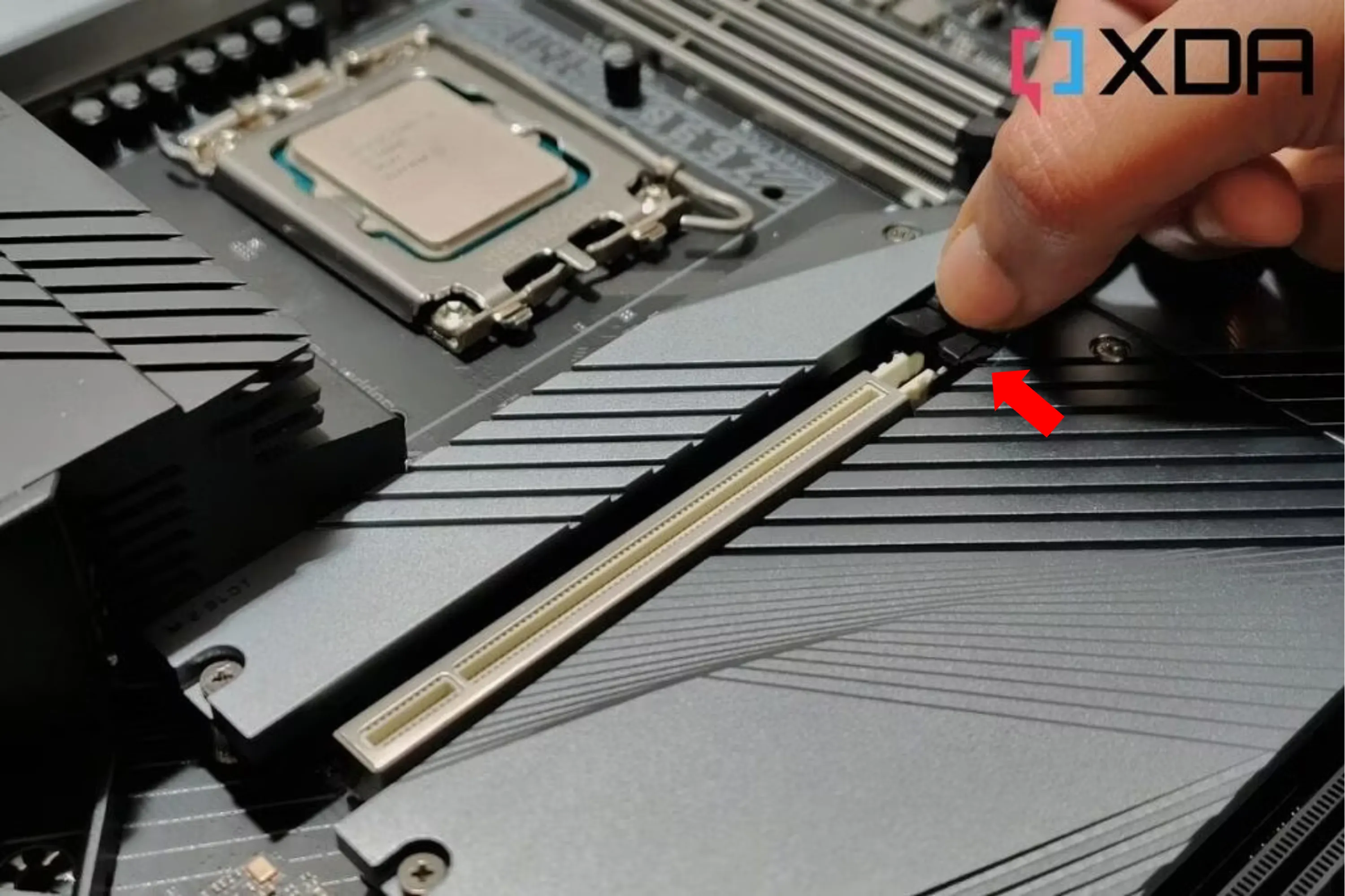Khe cắm PCIe trên bo mạch chủ