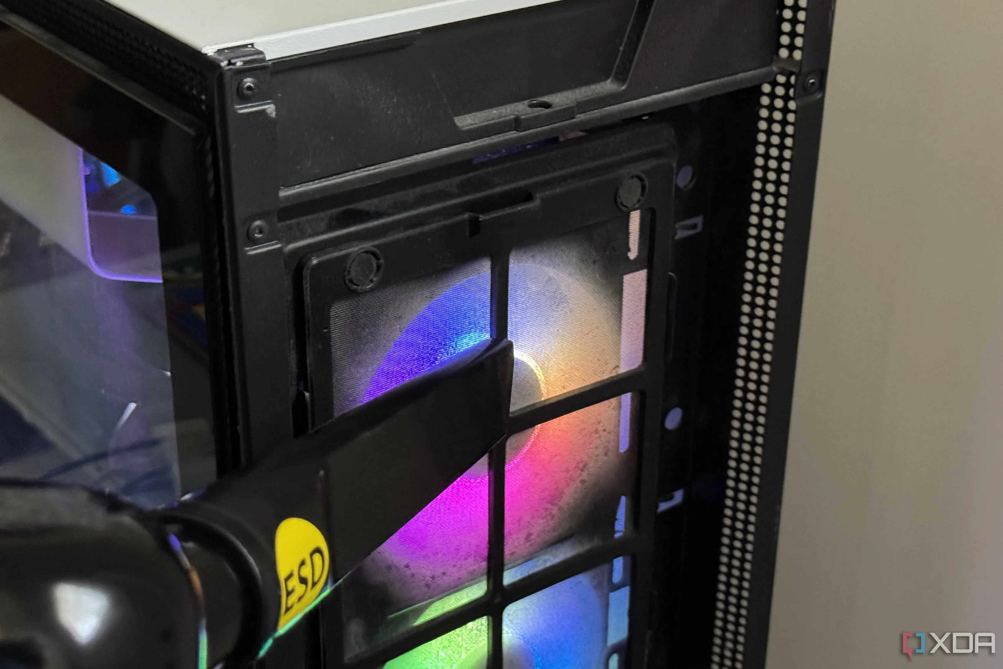 Lọc bụi PC bám đầy bụi bẩn