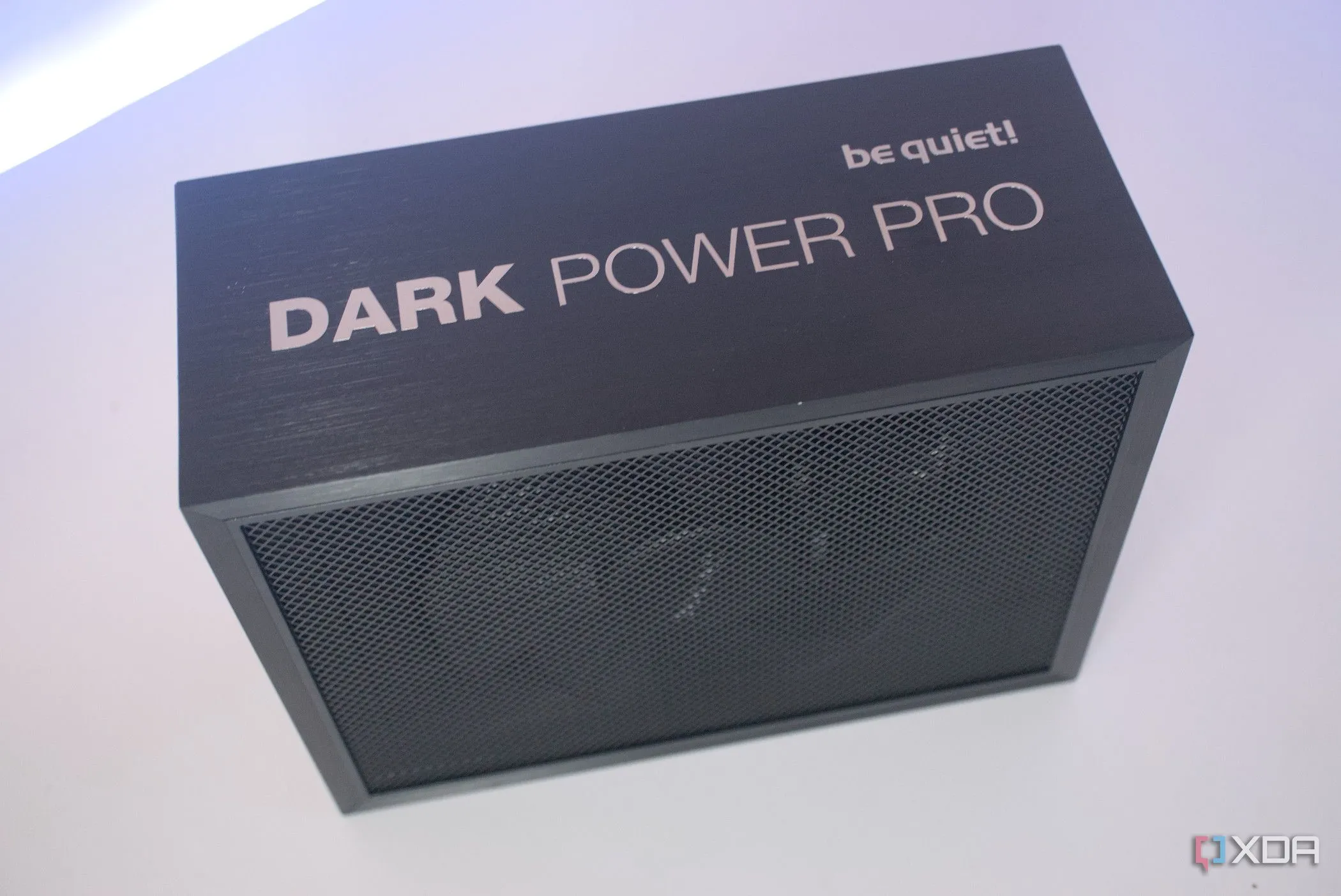 Logo và thương hiệu của bộ nguồn be quiet! Dark Power Pro 13, minh họa cho việc lựa chọn thương hiệu PSU uy tín