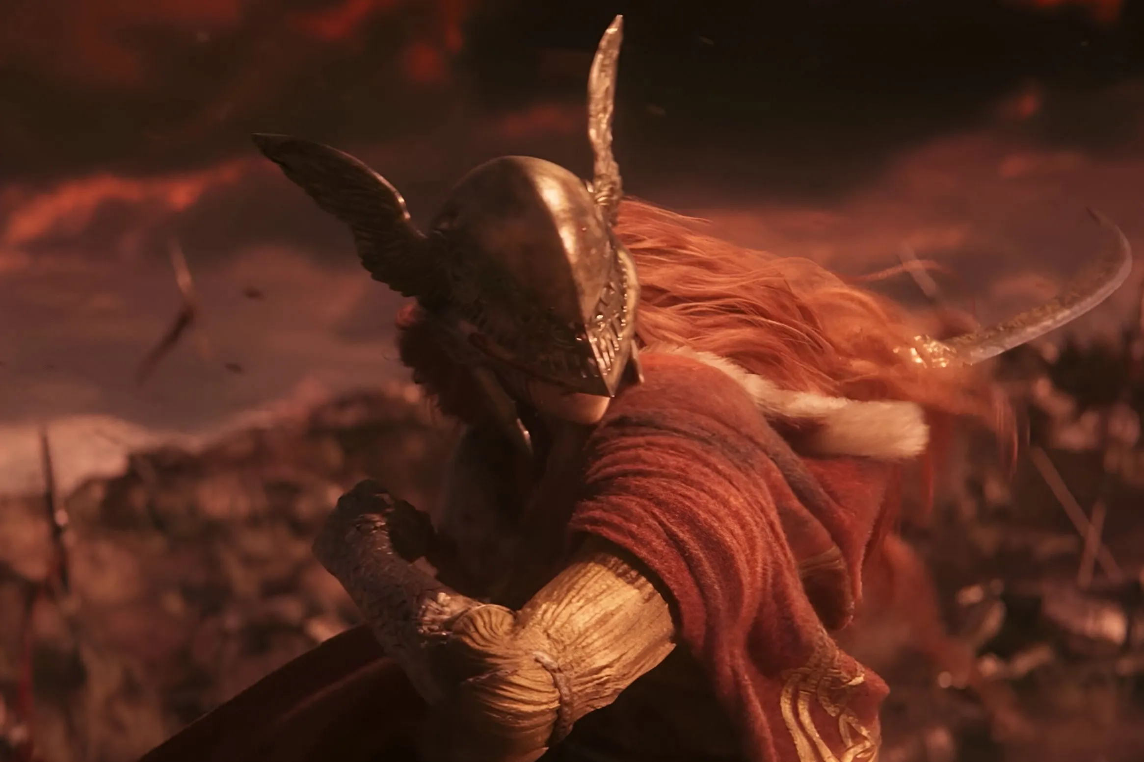 Malenia, Blade of Miquella với mũ giáp có cánh và thanh kiếm sắc bén trong game Elden Ring