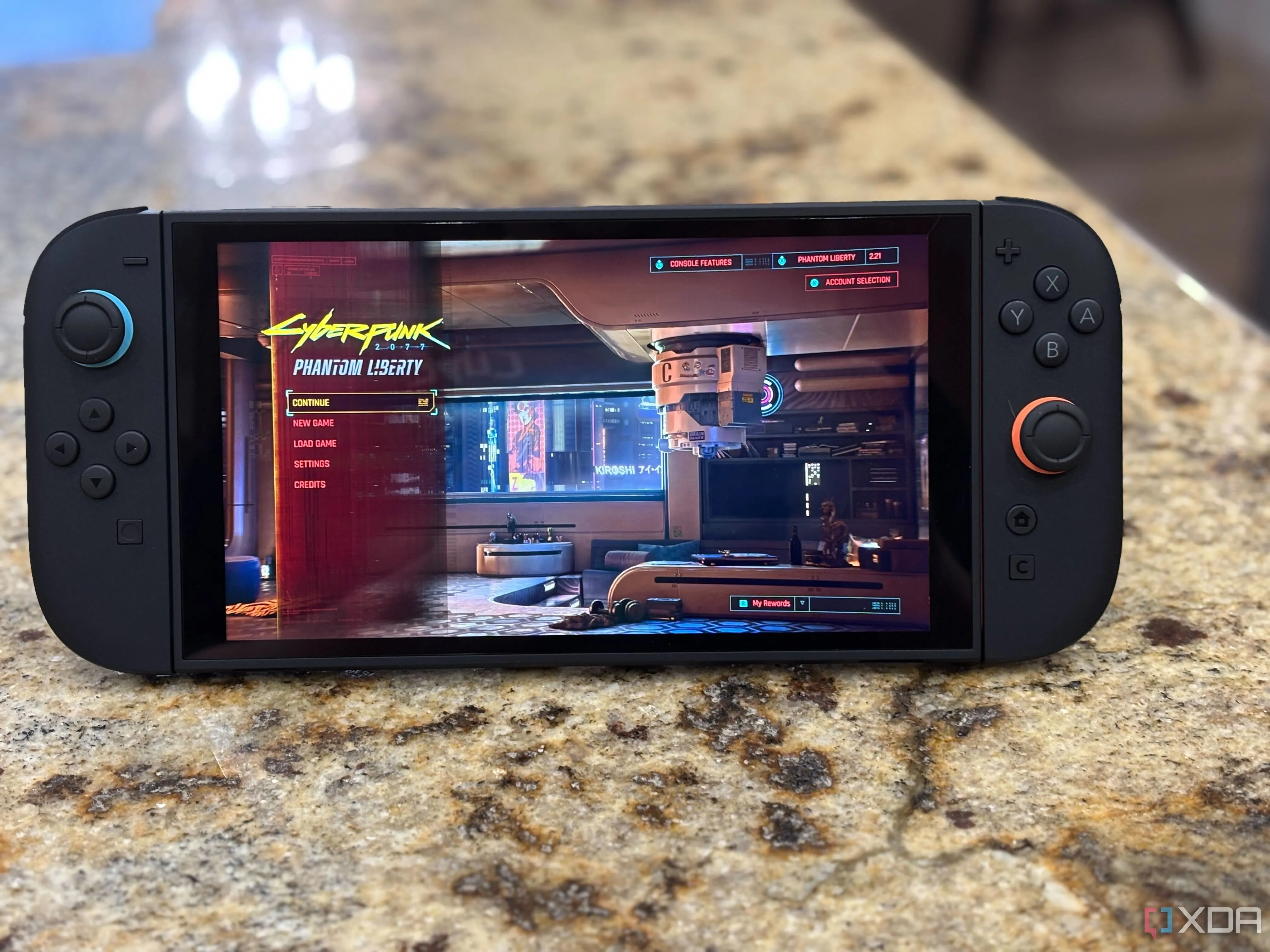 Màn hình chính game Cyberpunk 2077 chạy trên Nintendo Switch 2, minh họa khả năng chơi game đồ họa cao trên thiết bị cầm tay.